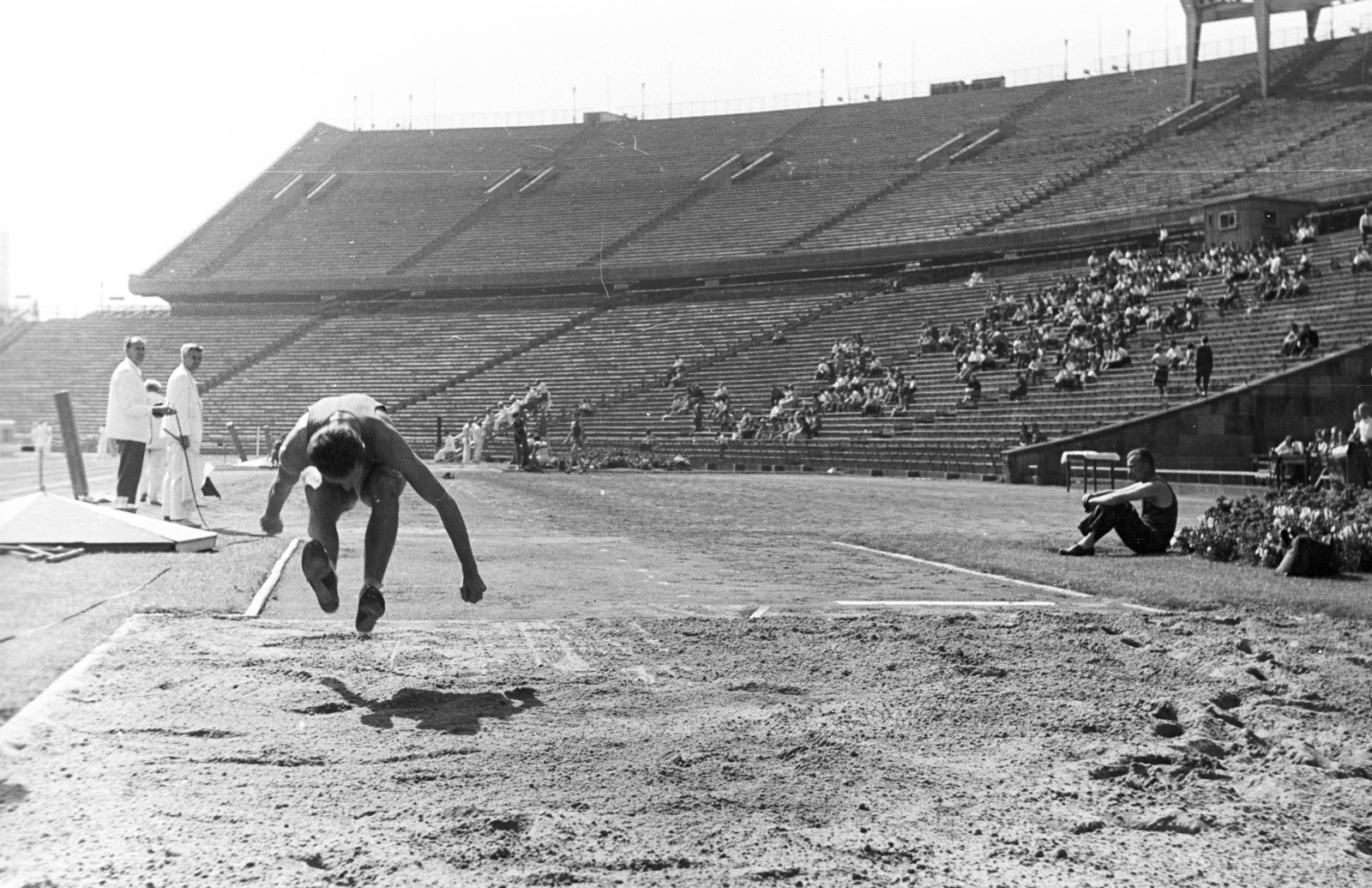 Hungary, Népstadion, Budapest XIV., 1962, Lencse Zoltán, stadium, athletics, long jump, referee, Budapest, Fortepan #60831