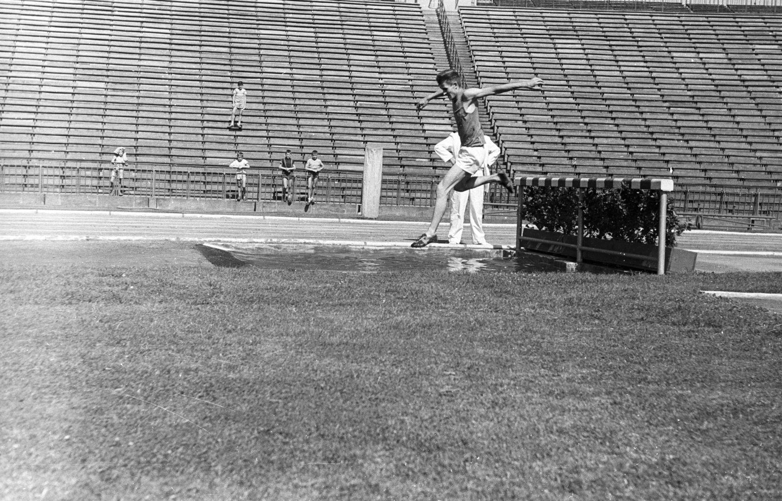 Hungary, Népstadion, Budapest XIV., 1962, Lencse Zoltán, athletics, hurdling, Budapest, Fortepan #60835