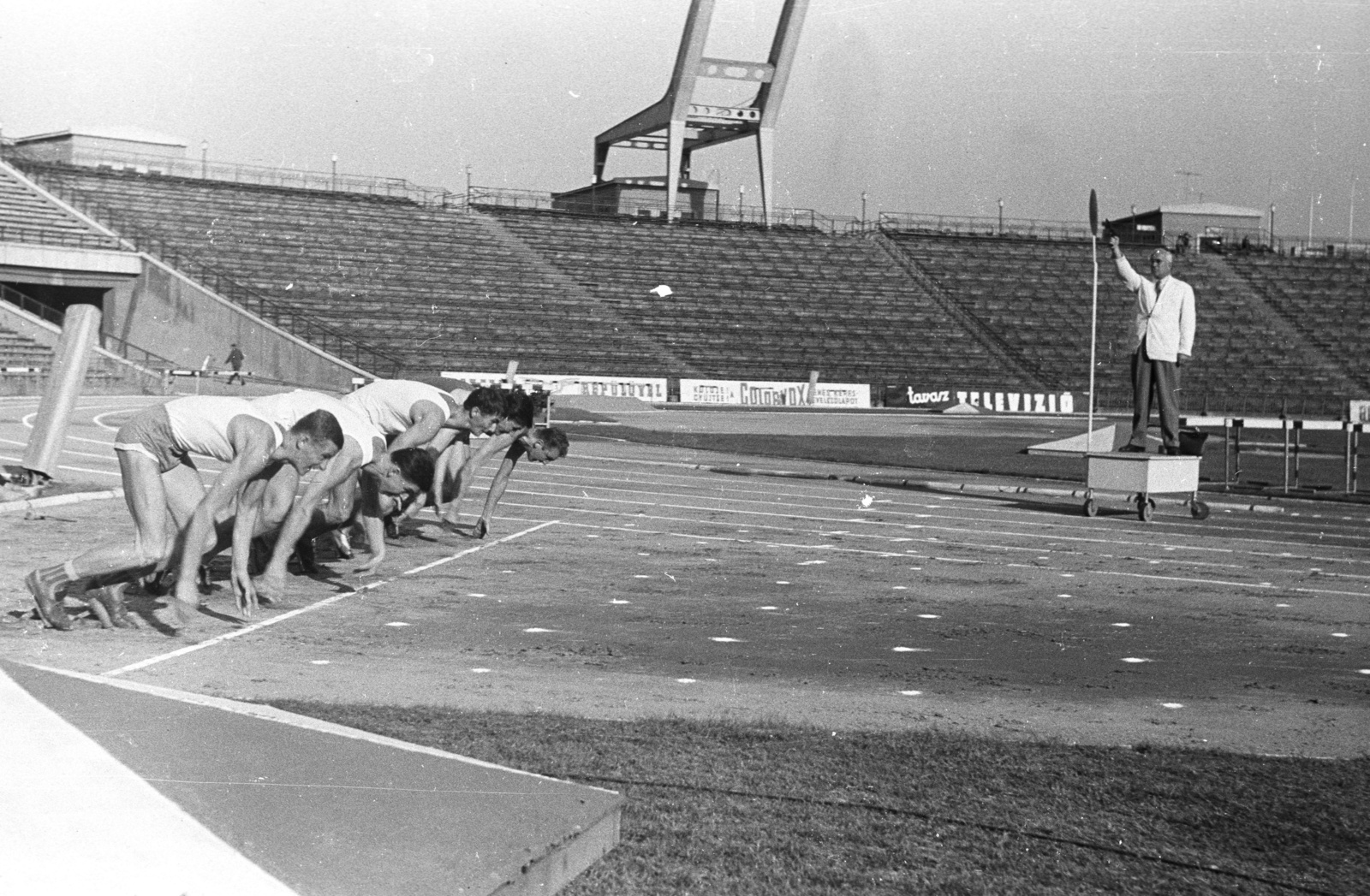 Hungary, Népstadion, Budapest XIV., 1962, Lencse Zoltán, ad, stadium, athletics, competitive running, starting block, Budapest, starting pistol, Fortepan #60841