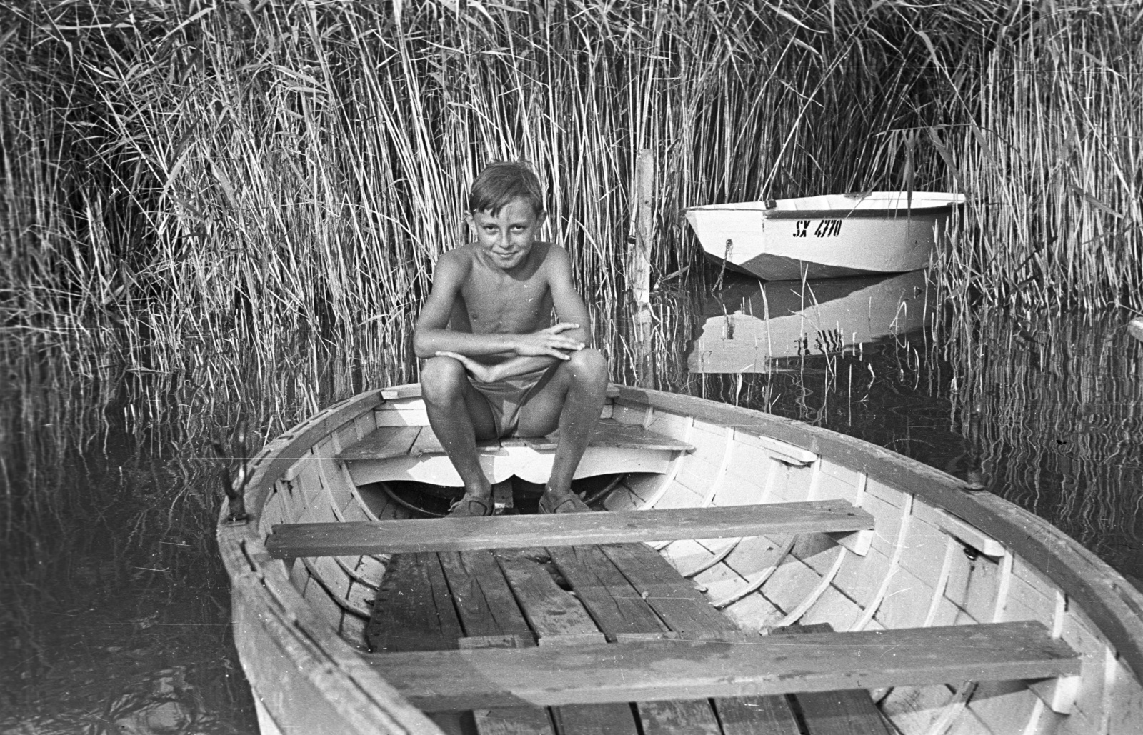 Hungary,Lake Balaton, 1961, Lencse Zoltán, portrait, summer, boat, boy, reed, Fortepan #60919