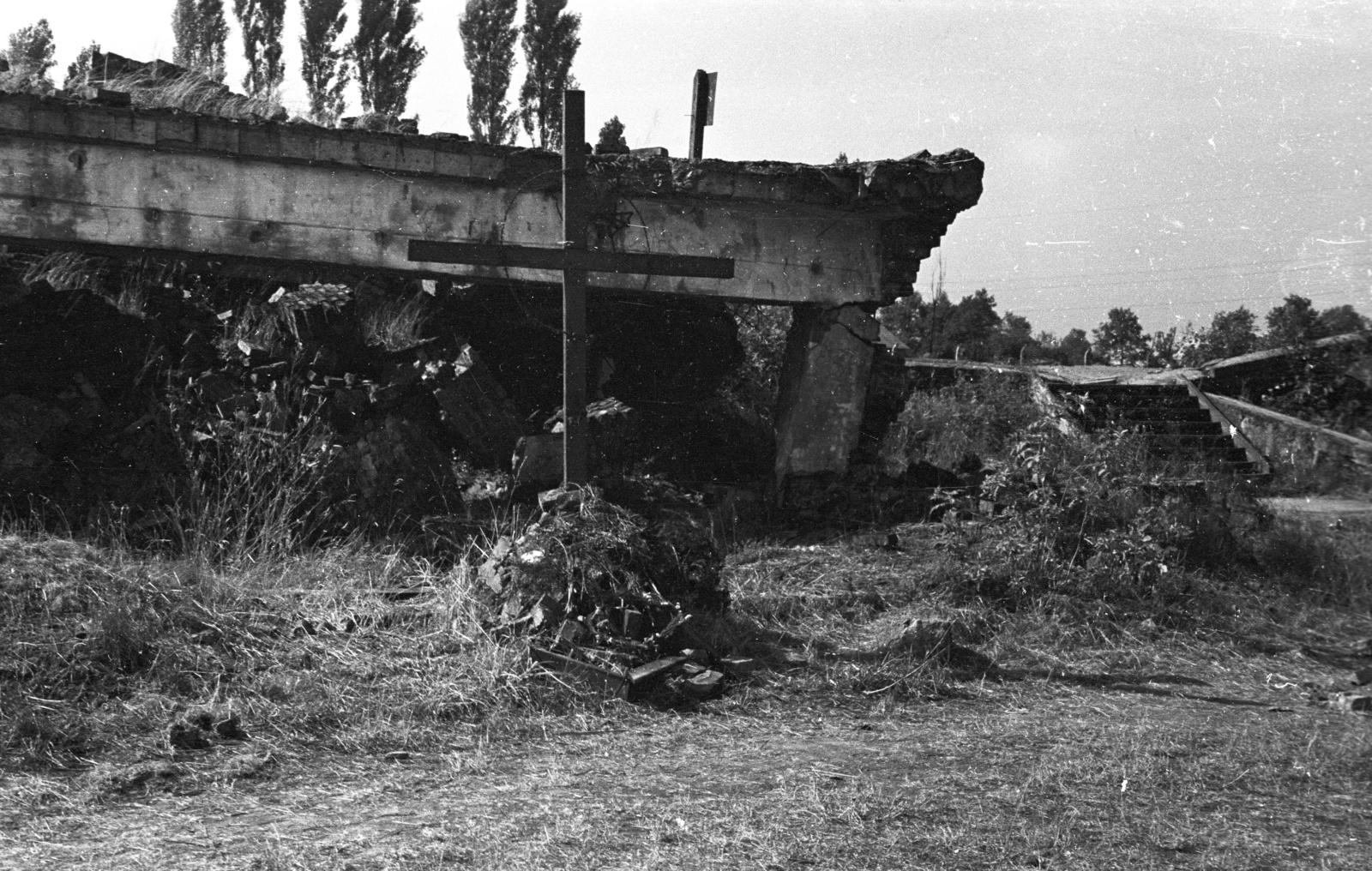 Poland, Oświęcim, az auschwitz–birkenaui koncentrációs tábor., 1967, Lencse Zoltán, cross, concentration camp, Fortepan #60951