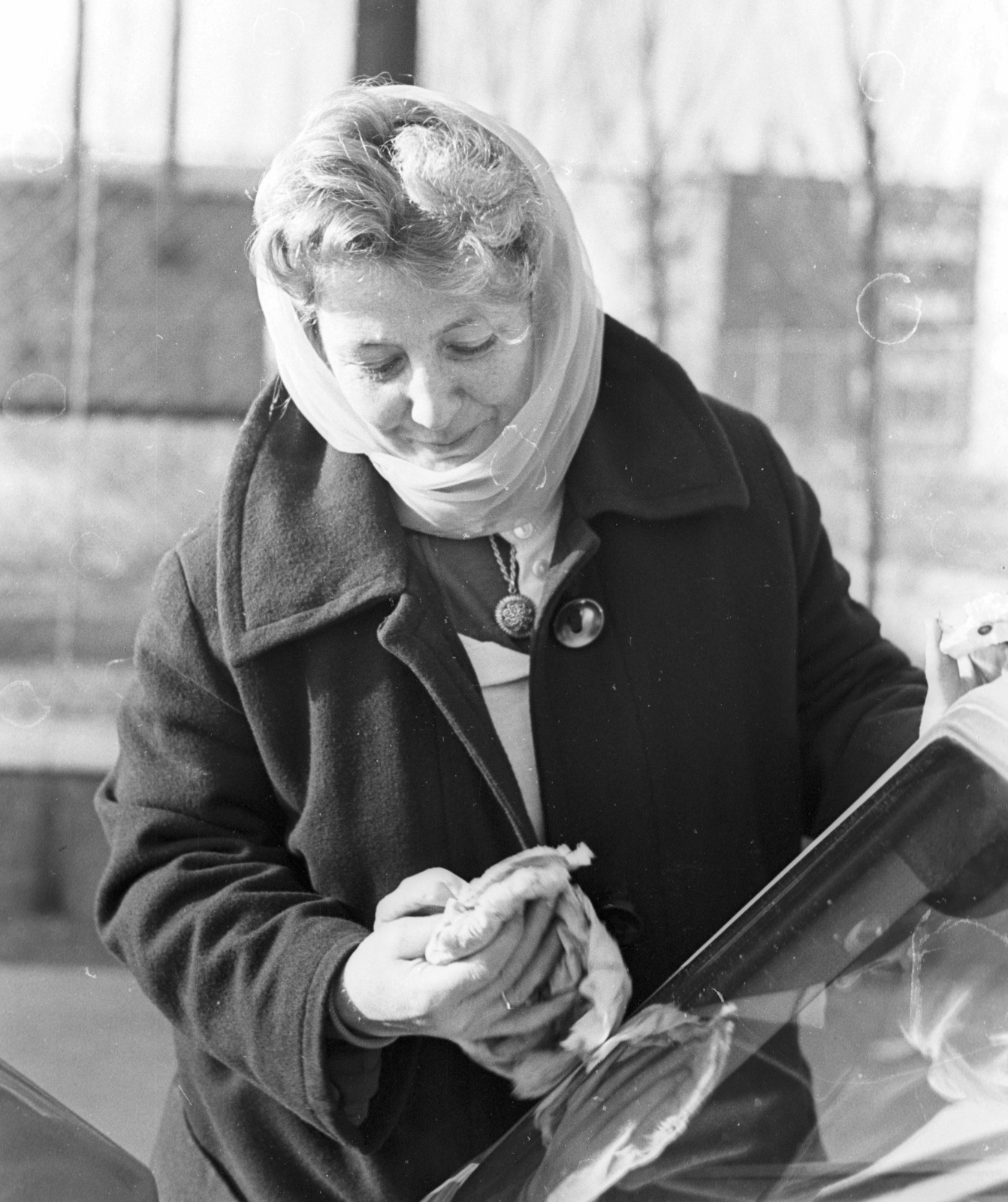 1964, Lencse Zoltán, portrait, work, woman, car wash, Fortepan #60990