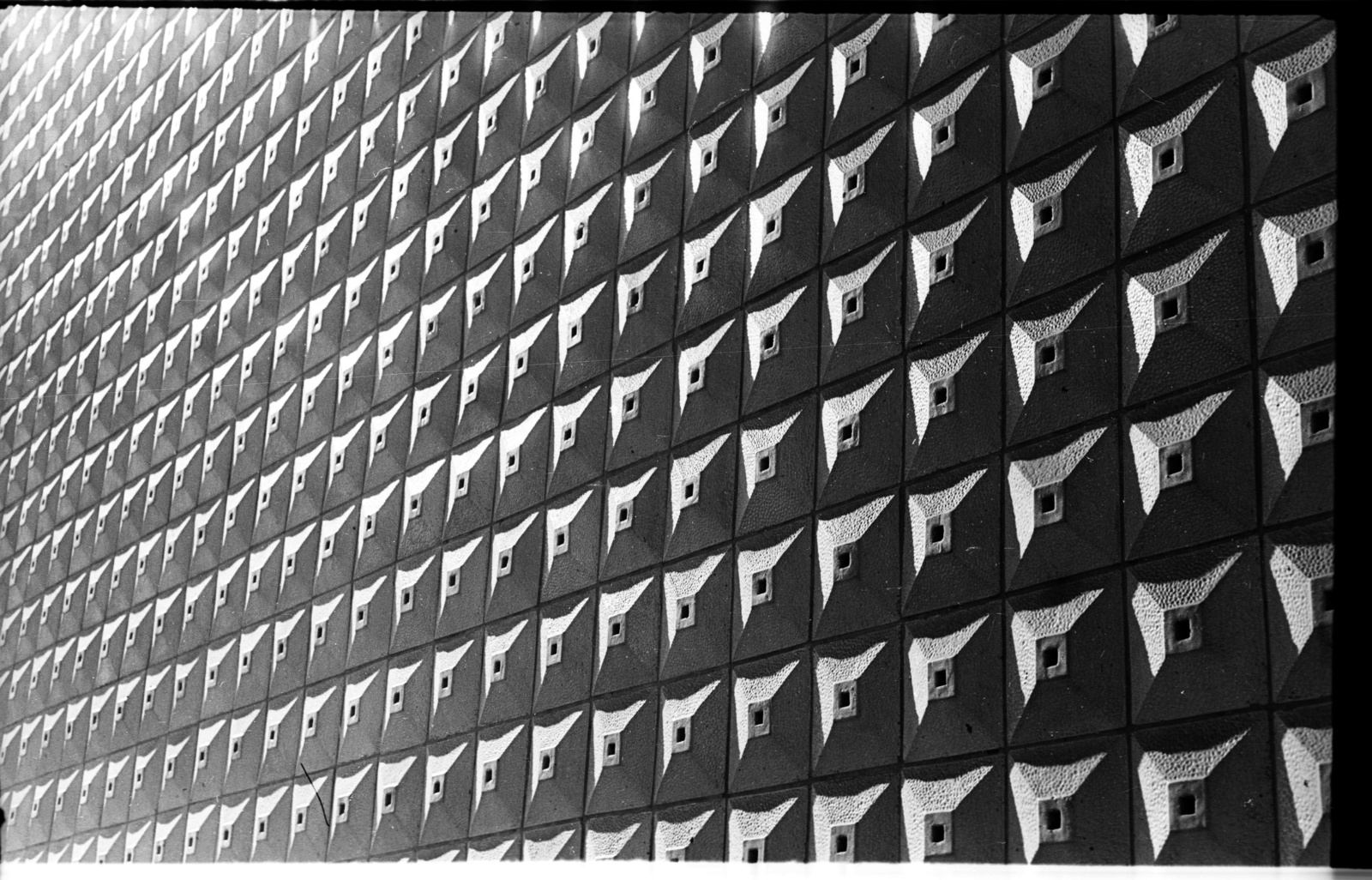 Hungary, Budapest X., az Albertirsai úti vásárterület egyik pavilonjának homlokzata., 1964, Lencse Zoltán, Budapest, abstract, geometry, Fortepan #61021