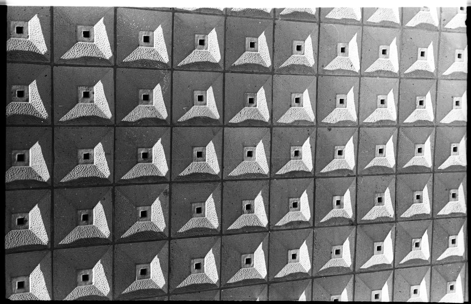 Hungary, Budapest X., az Albertirsai úti vásárterület egyik pavilonjának homlokzata., 1964, Lencse Zoltán, Budapest, abstract, geometry, Fortepan #61022