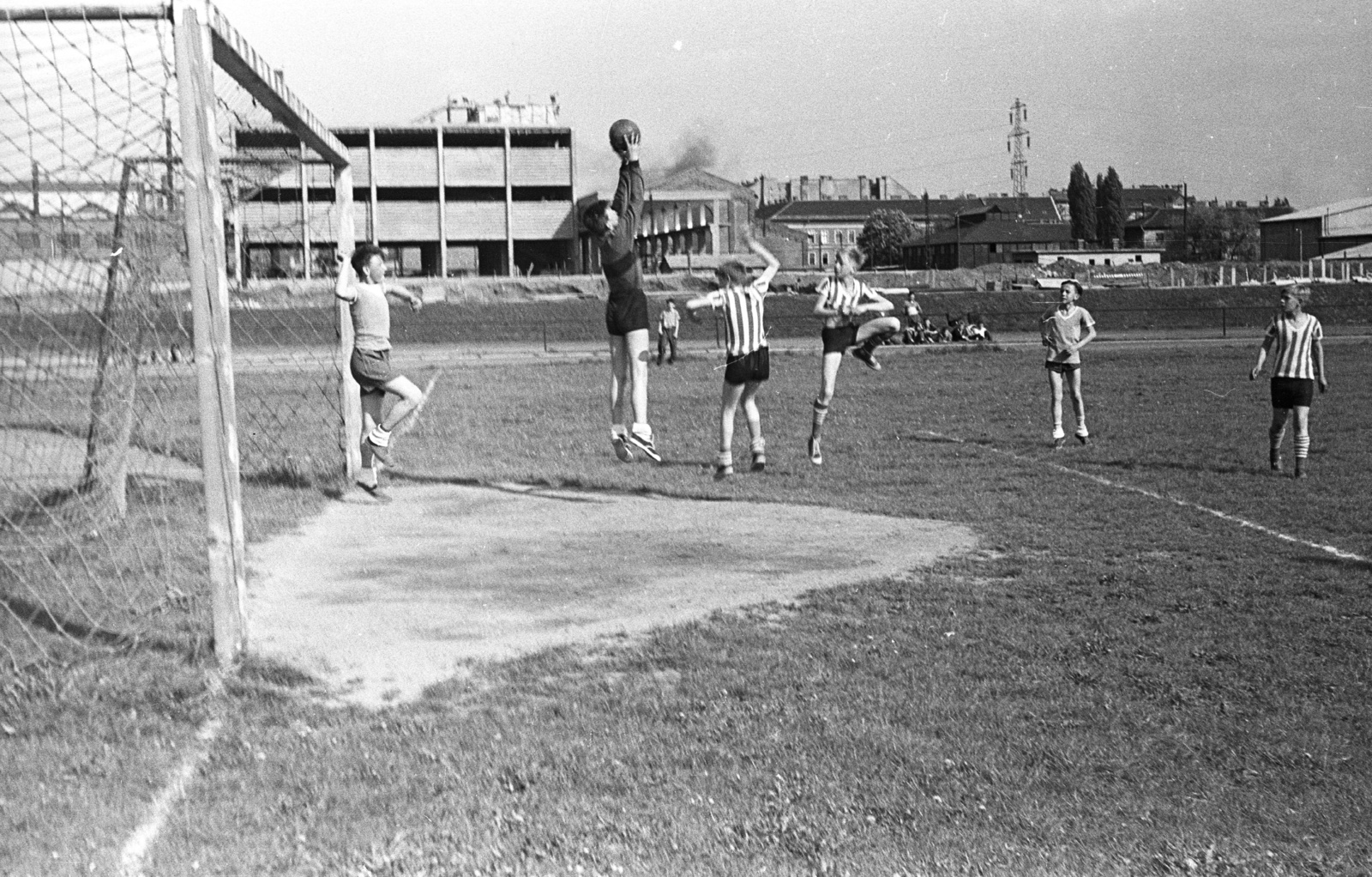 Hungary, Budapest XIII., Bodor utca 3., Budapest Erdért SE sporttelep., 1962, Lencse Zoltán, football, pitch, Budapest, Fortepan #61202