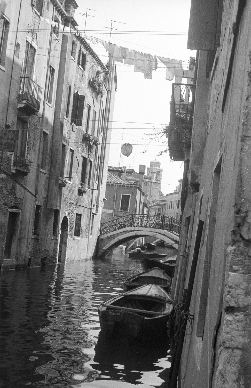 Italy, Venice, Rio de San Zan Degola, Ponte del Savio., 1973, Lencse Zoltán, canal, Fortepan #61424