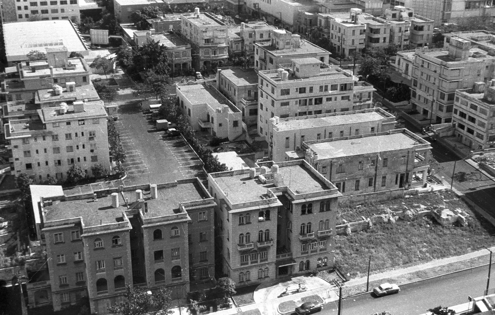 Cuba, Havana, kilátás a FOCSA épületből, jobbra a Calle 19 és a Calle M kereszteződése., 1974, Mészáros Zoltán, bird's eye view, Fortepan #61458