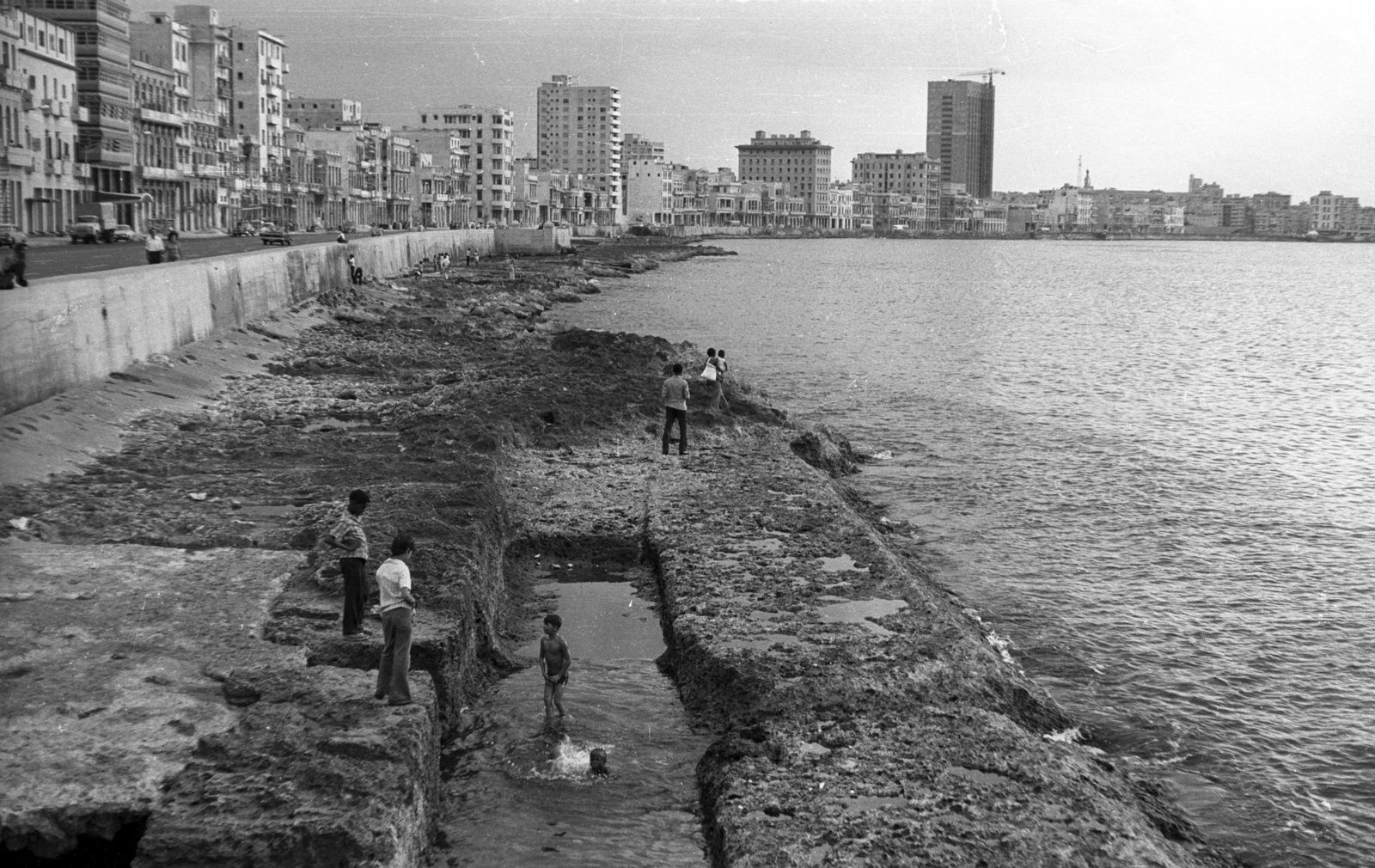 Cuba, Havana, Malecón a városközpontnál, 1974, Mészáros Zoltán, shore, Fortepan #61565