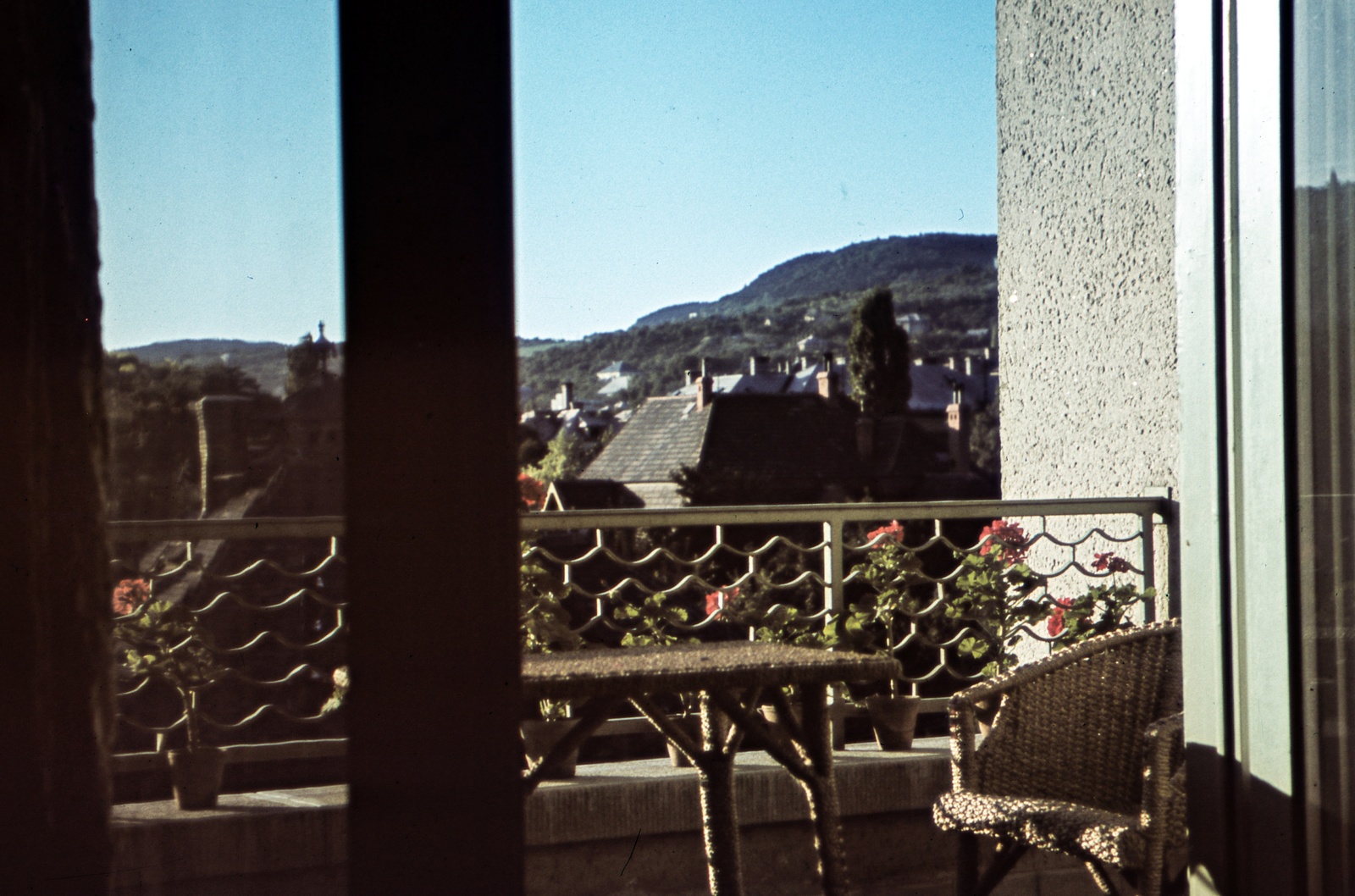 Hungary, Budapest II., Torockó utca 30. III. emeleti lakás erkélye., 1942, Szőke Annamária/Anonime, colorful, balcony, Budapest, Fortepan #61653