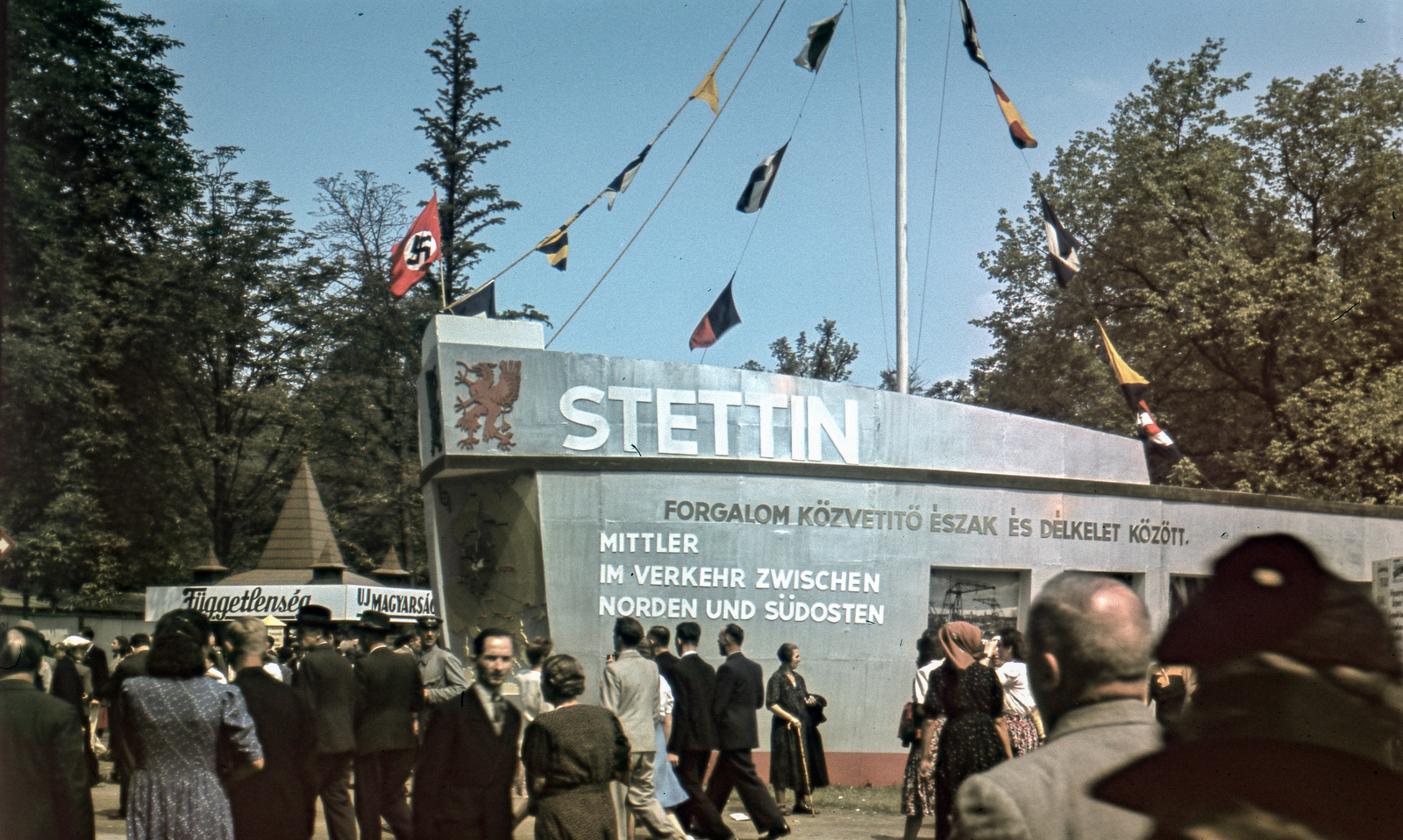 Hungary, Budapest XIV., 1942, Szőke Annamária/Anonime, colorful, flag, swastica, international fair, Budapest, Fortepan #61682