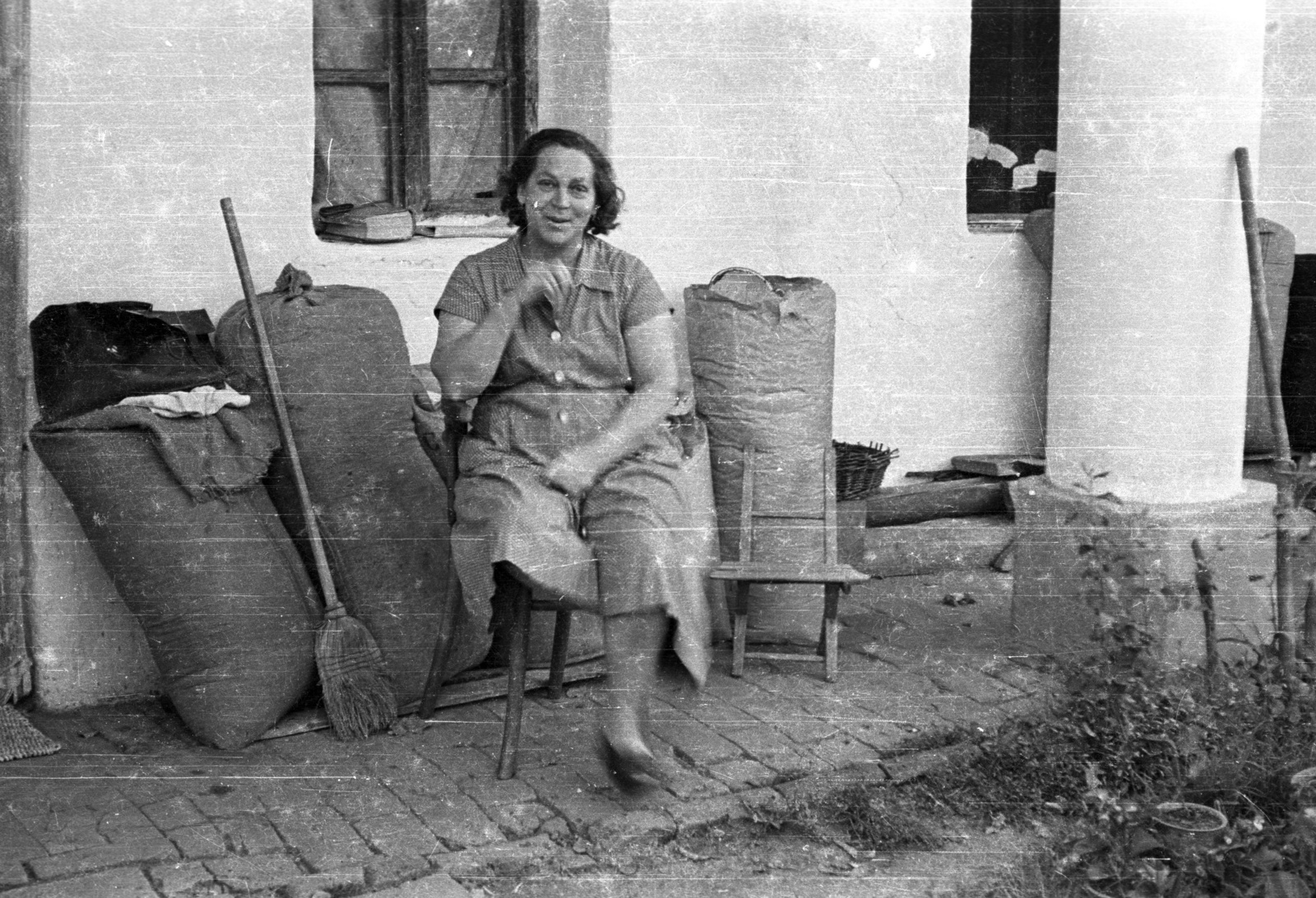 1960, Lipovits Károly, sack, porch, portrait, Fortepan #61744