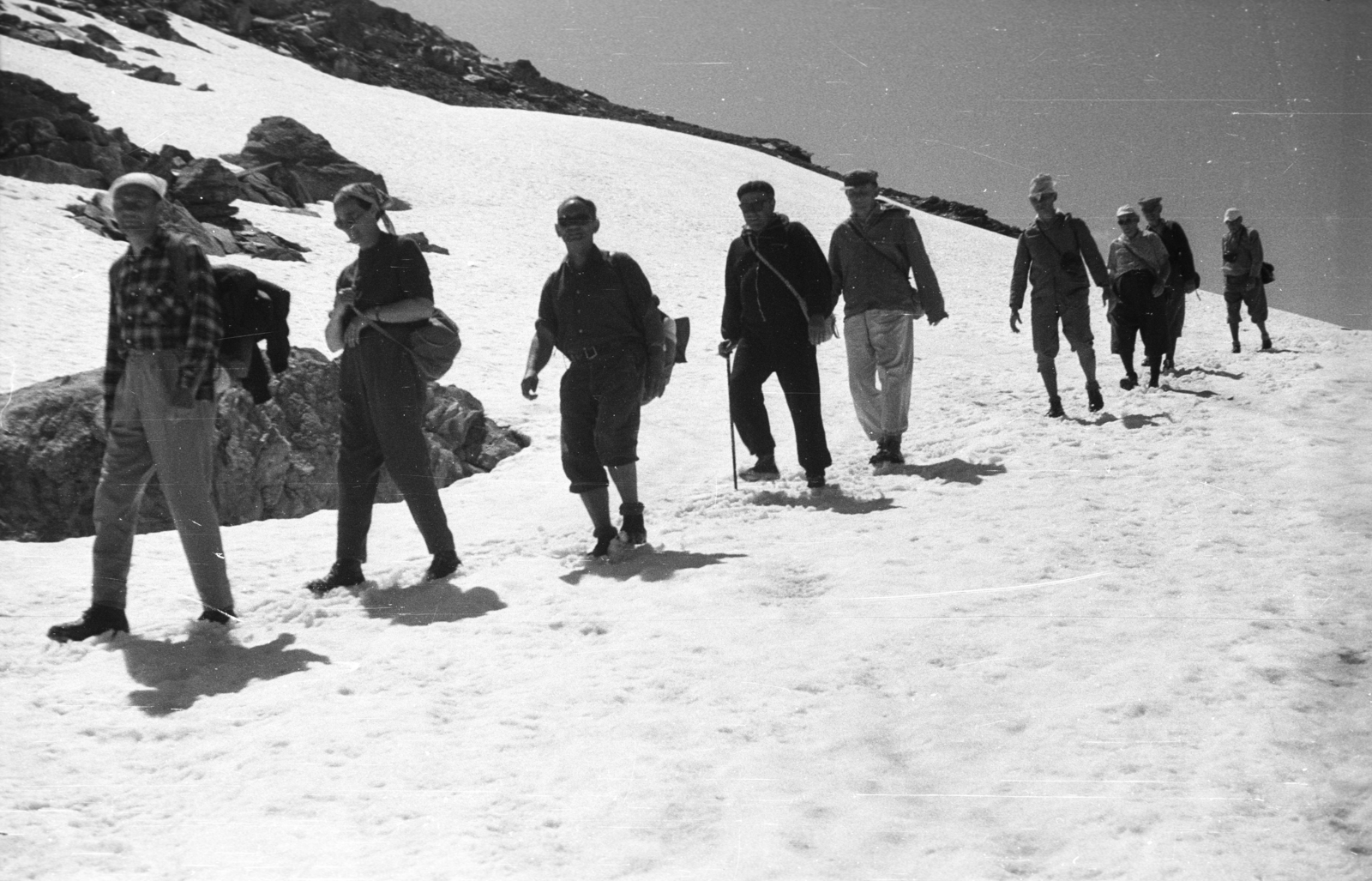 Switzerland, Glarus Alpok, leereszkedés a Leglerhütte menedékháztól a Kies-Mettmen kabinos kötélpálya állomása felé., 1966, A R, Fortepan #62012