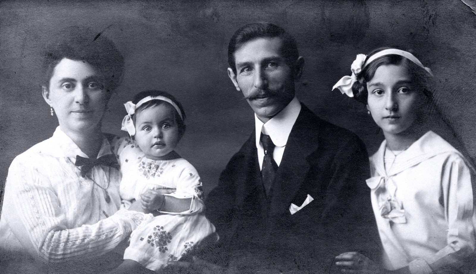 1920, A R, portrait, family, moustache, hair clip, Fortepan #62105