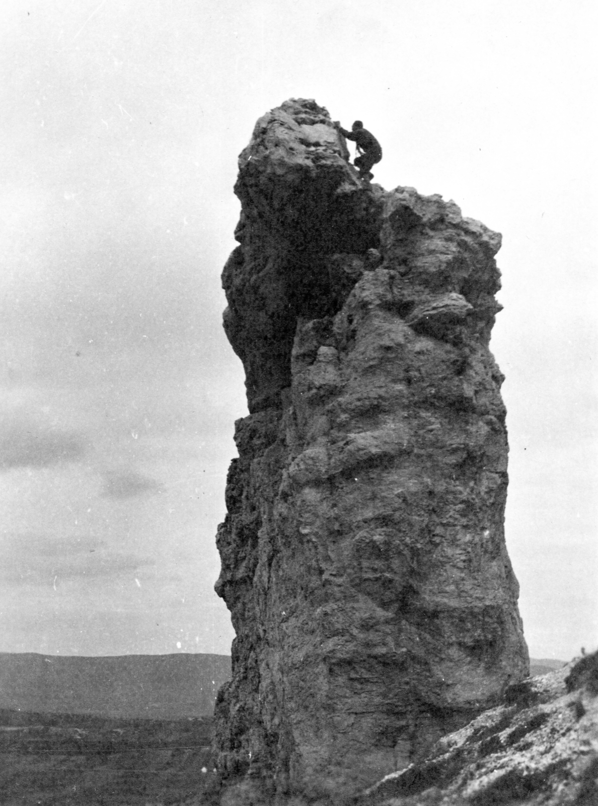 Hungary, Pilisszentiván, Ördög-torony., 1931, A R, rock, Mountaineering, hill climbing, crag, Fortepan #62157