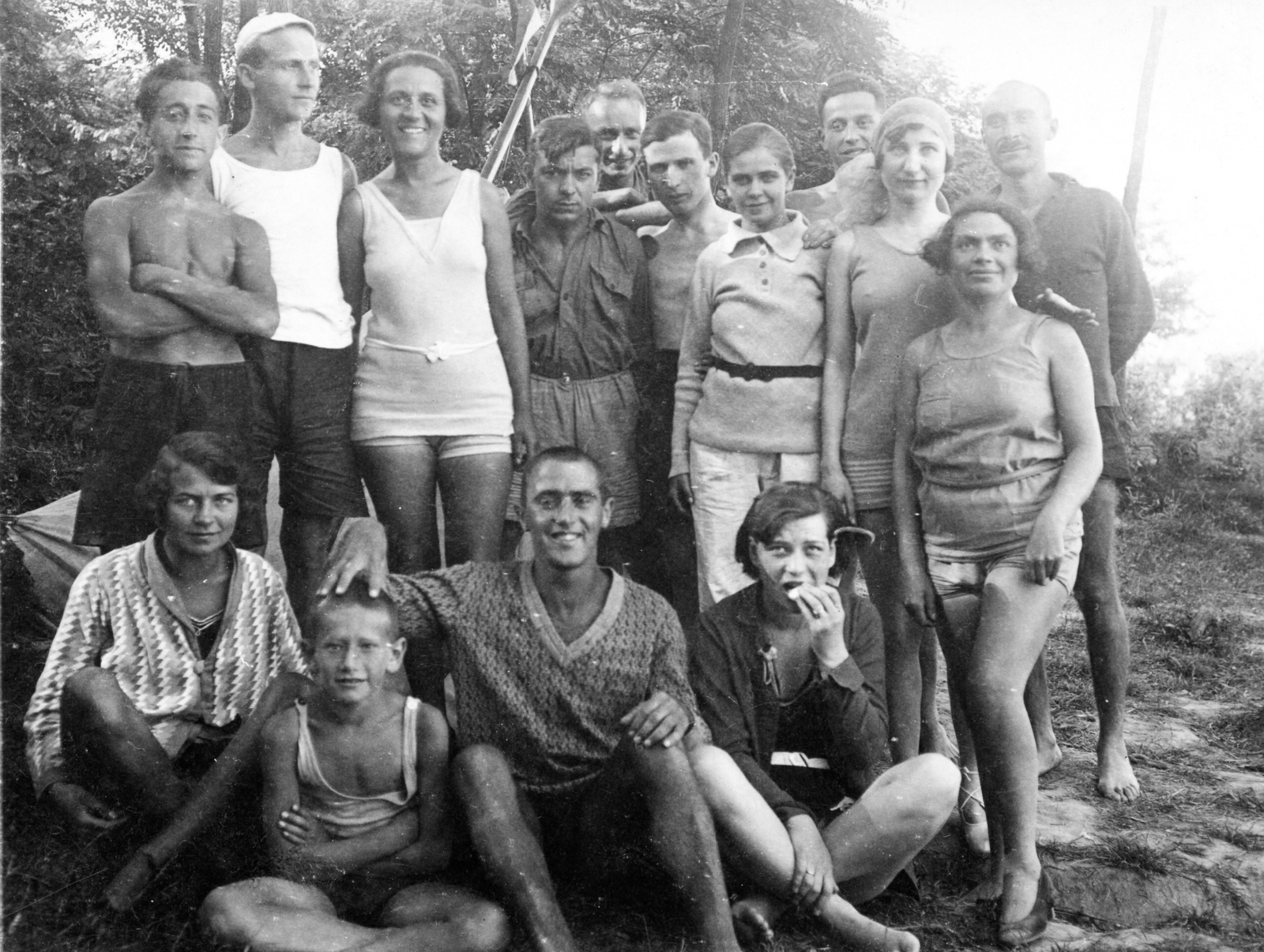 1931, A R, free time, bathing suit, tableau, women, men, summer, shore, paddle, cross-legged sitting, arms crossed over the chest, Fortepan #62198