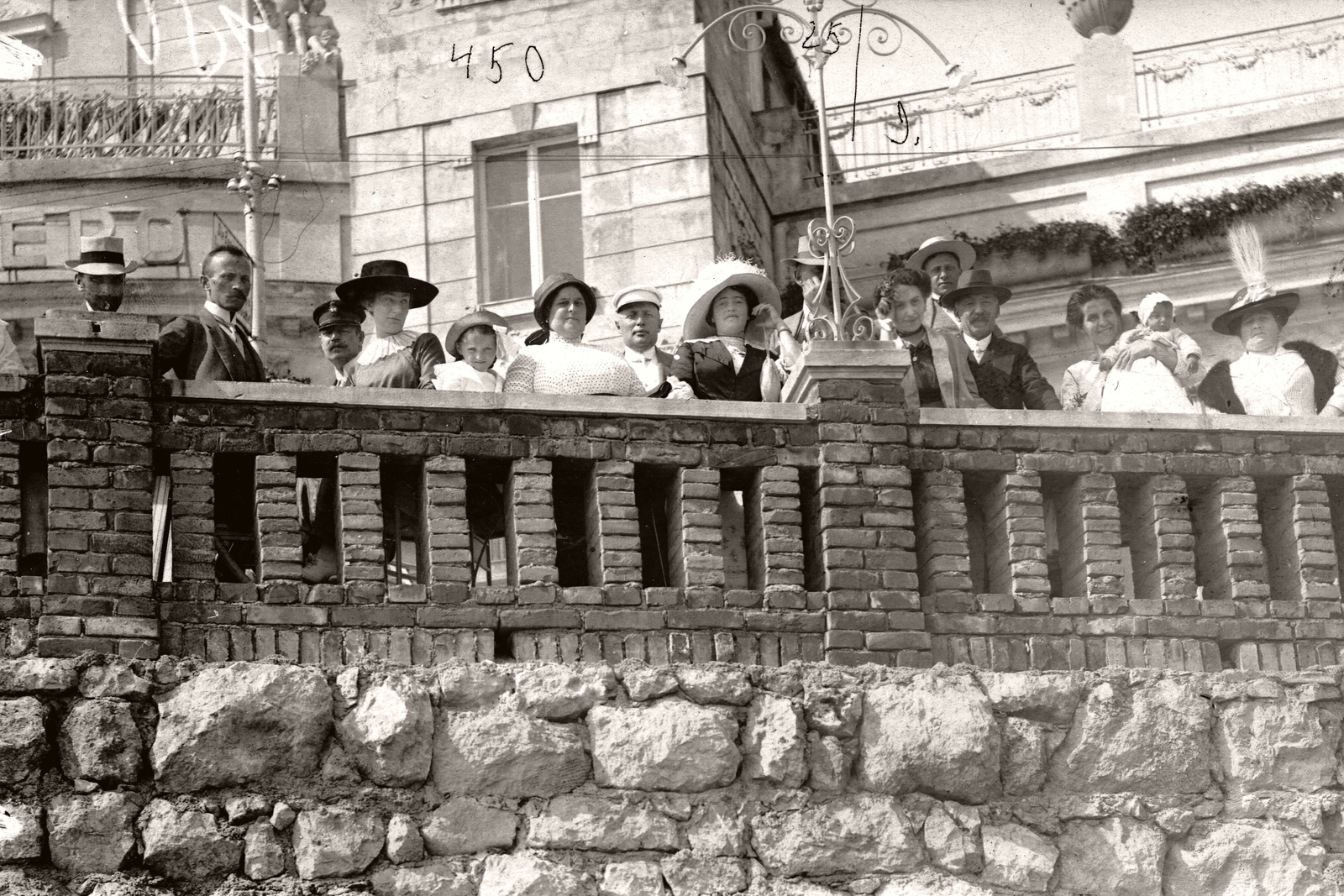Croatia, Opatija, a Hotel Quarnero terasza., 1913, A R, fashion, hat, kid, tableau, women, men, fence, Fortepan #62295