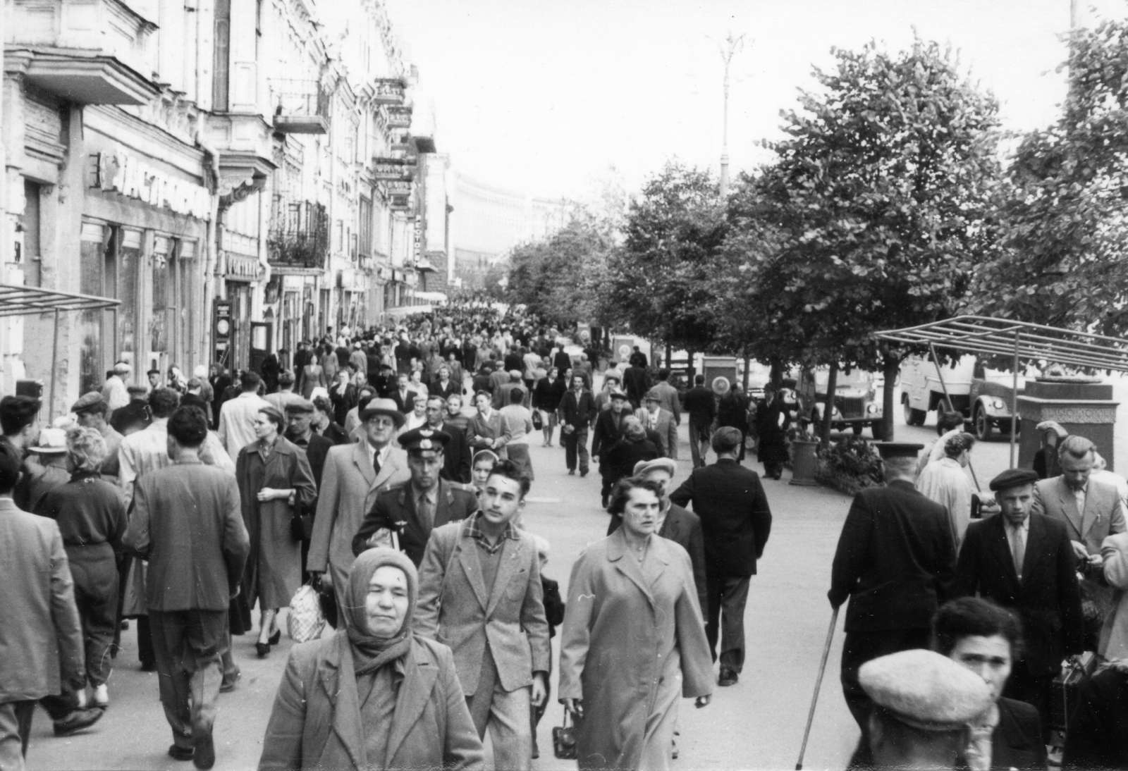 Ukraine, Kyiv, a Hrescsatik sugárút a Tarasz Sevcsenko sugárút közelében., 1960, A R, Soviet Union, Fortepan #62350