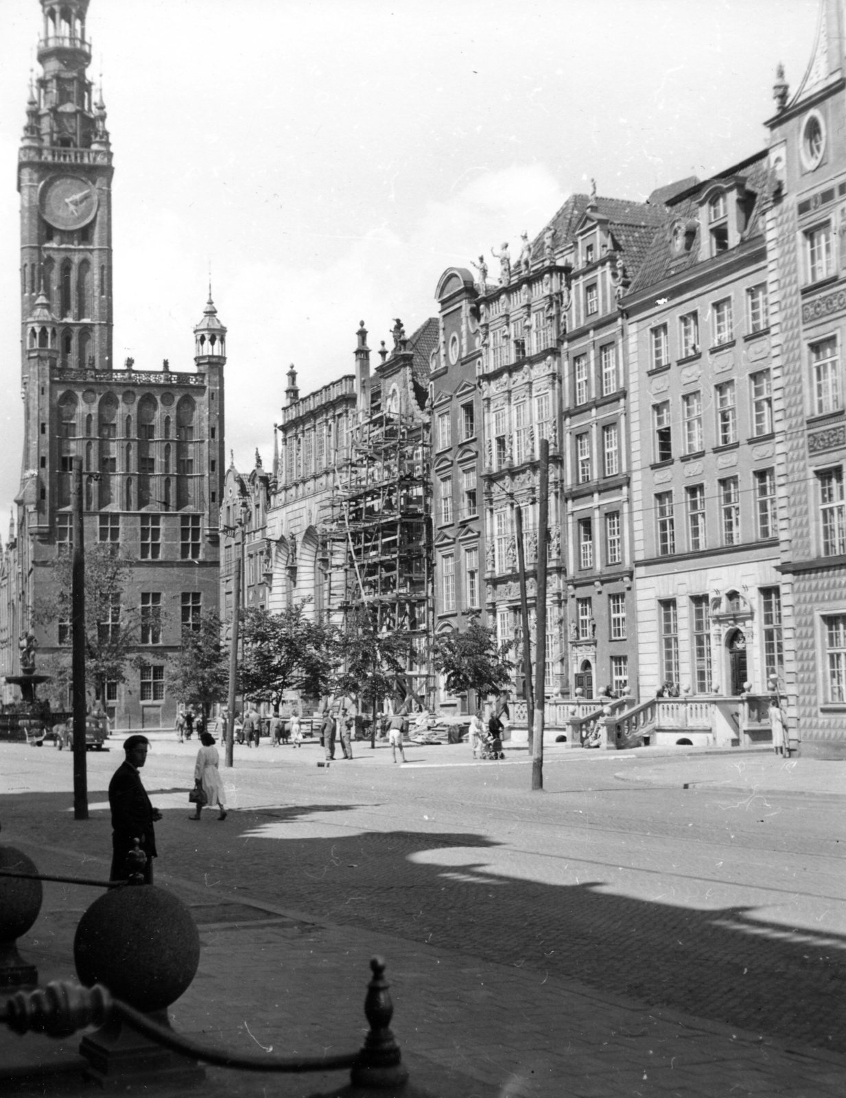 Poland, Gdańsk, Hosszú Piac (Dlugi Targ), balra a Városháza., 1957, A R, tower, public building, gothic, renaissance, Fortepan #62400