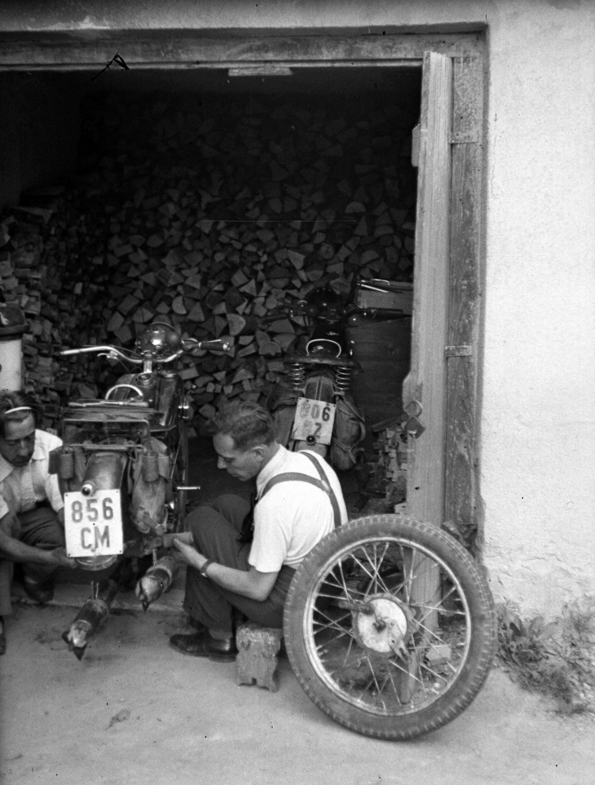 1938, A R, motorcycle, number plate, Ardie-brand, woodshed, Fortepan #62452