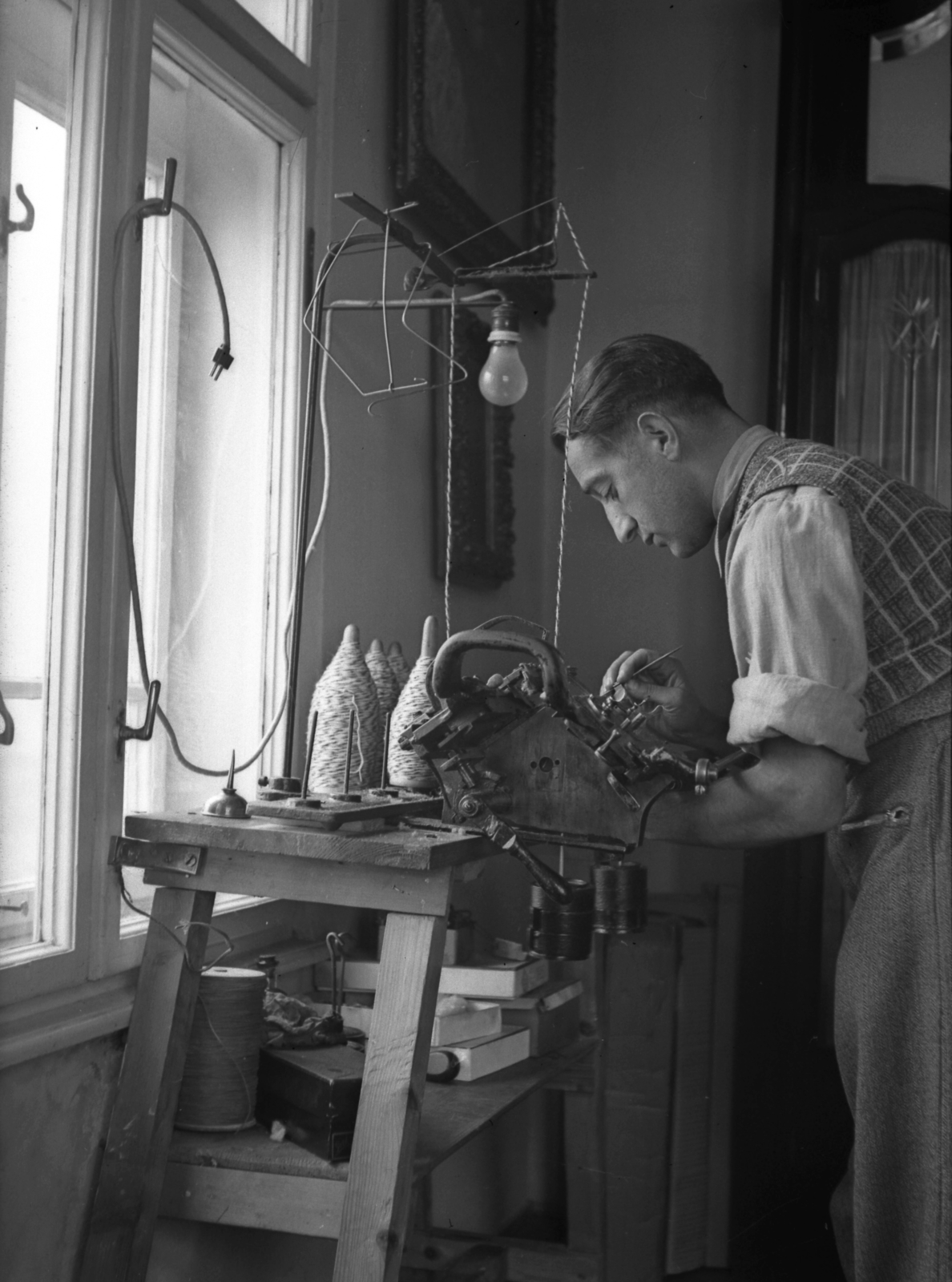 1940, A R, light bulb, Fortepan #62494