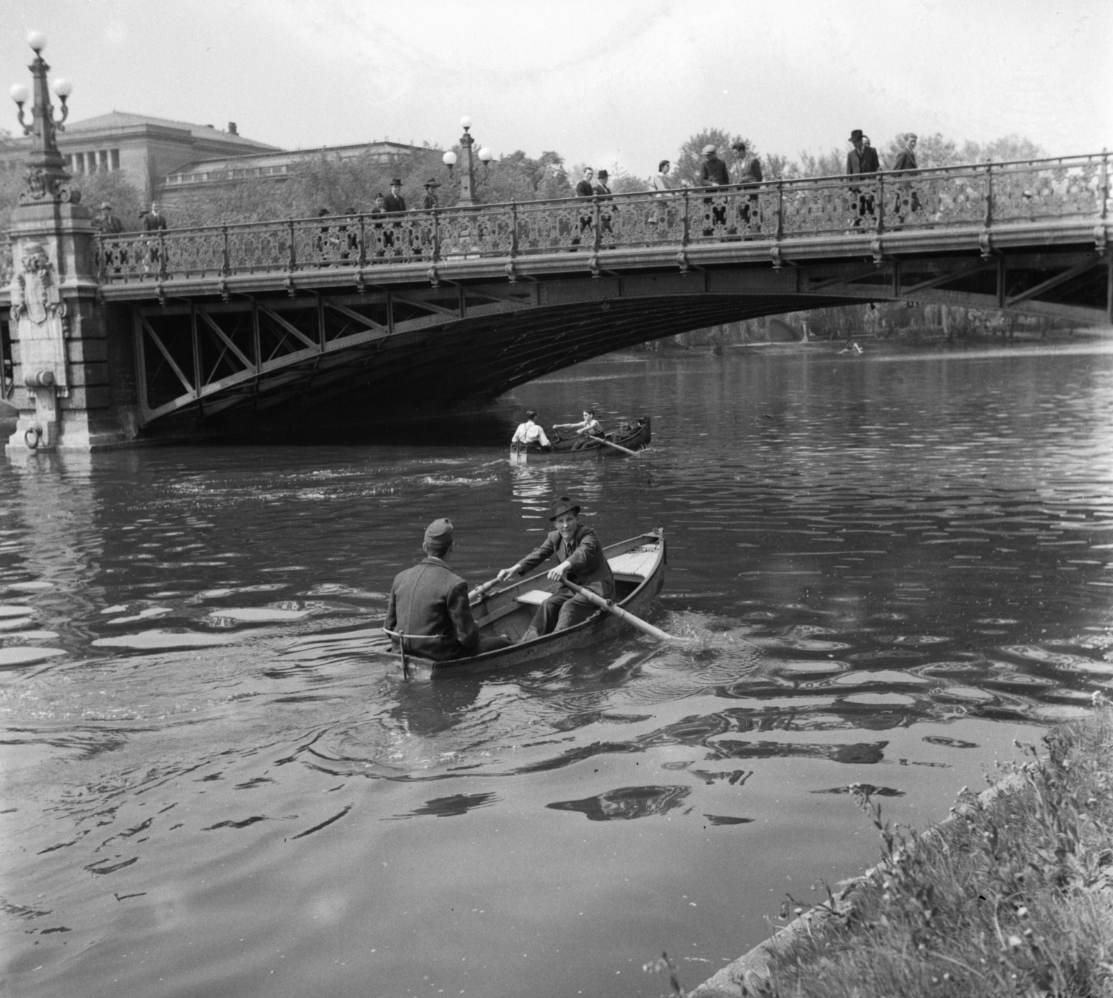 Hungary, Budapest XIV., Csónakázótó., 1939, Góg Emese, bridge, boating, Budapest, Fortepan #62569