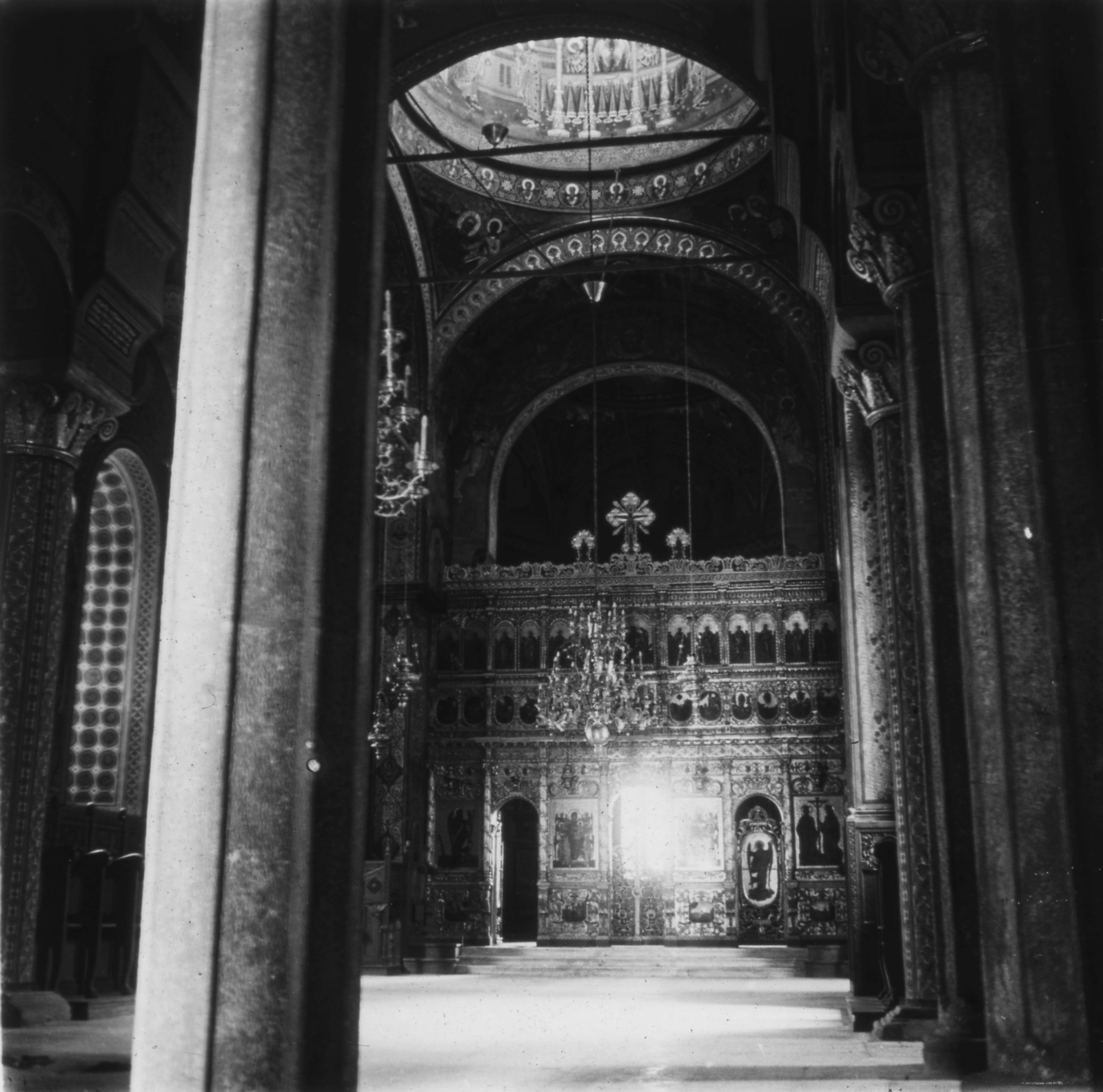 Romania, Bucharest, Patriarchális székesegyház., 1936, Lajtai László, chandelier, church interior, Greek Orthodox Church, Eastern Orthodox Church, Cathedral, Fortepan #62592