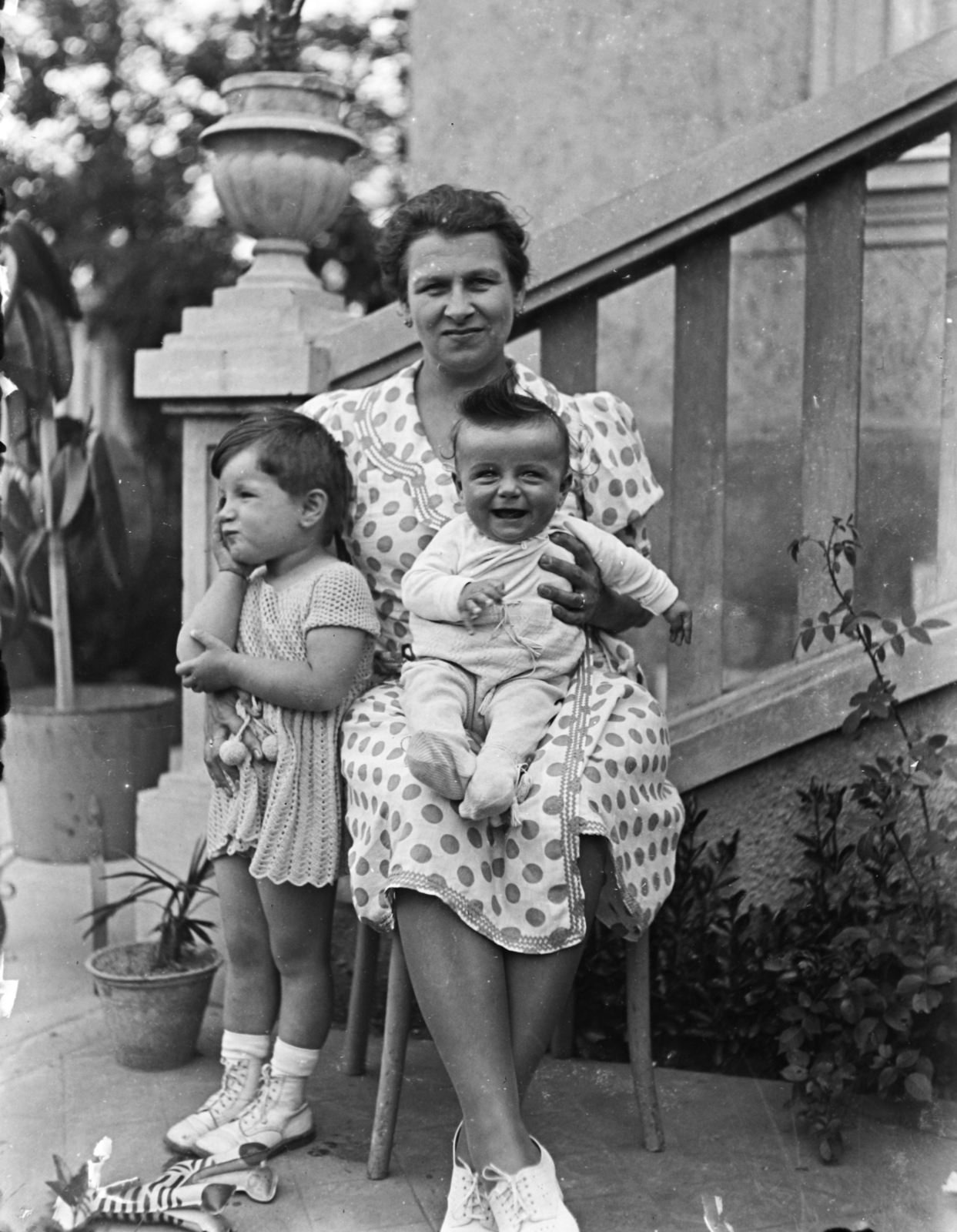 1934, Veszprém Megyei Levéltár/Klauszer, kid, mother, sitting on lap, Fortepan #62646