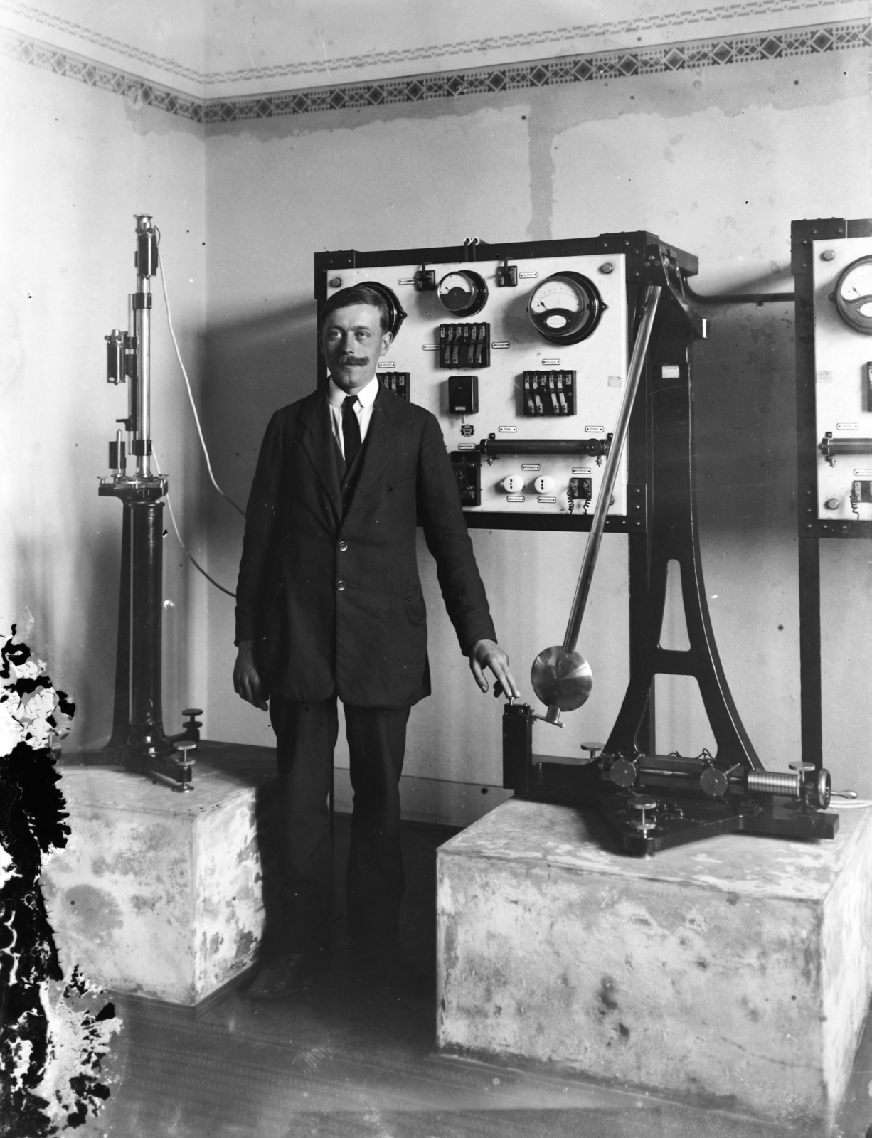 1914, Veszprém Megyei Levéltár/Klauszer, instrument, electricity, pendulum, Fortepan #62741