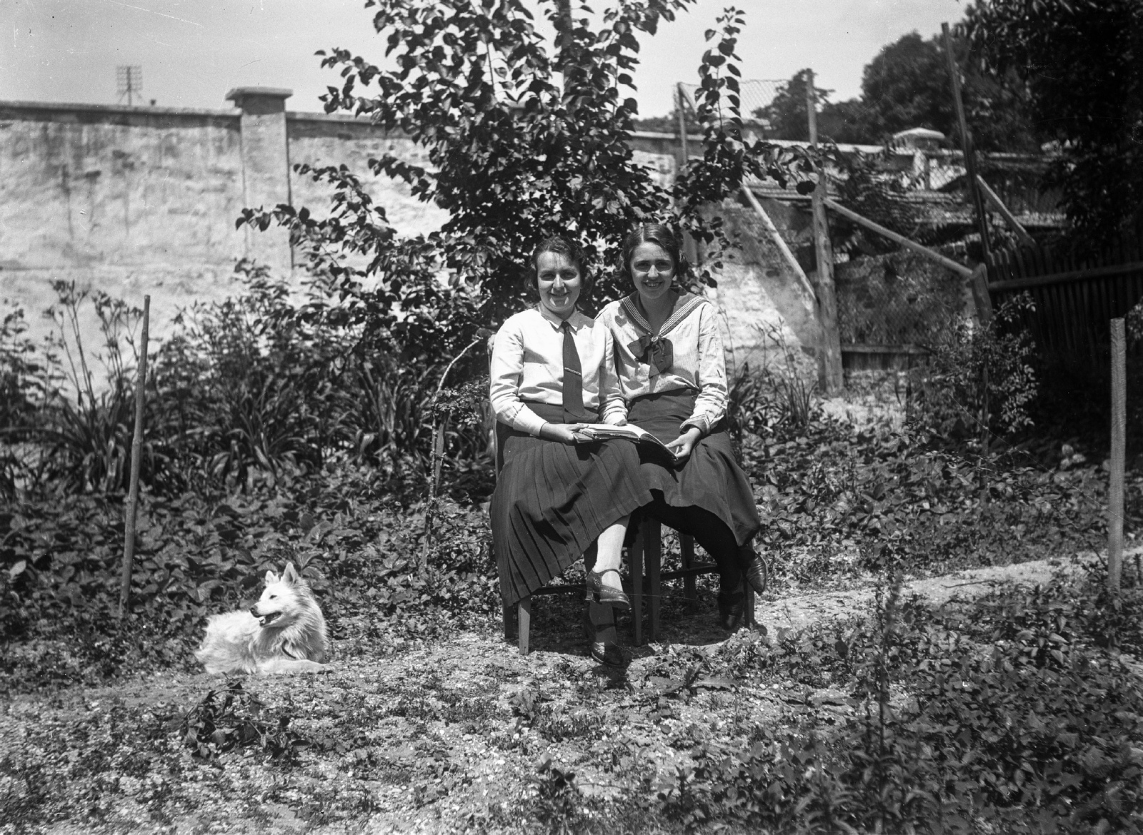 1921, Veszprém Megyei Levéltár/Klauszer, dog, garden, pleated skirt, sailor blouse, girl, double portrait, Fortepan #62752