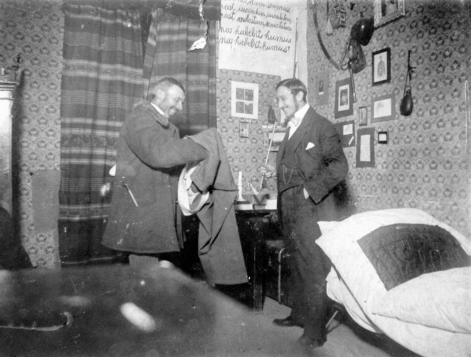 1915, Fortepan, férfiak, vidámság, ágy, nadrág, Fortepan #6335