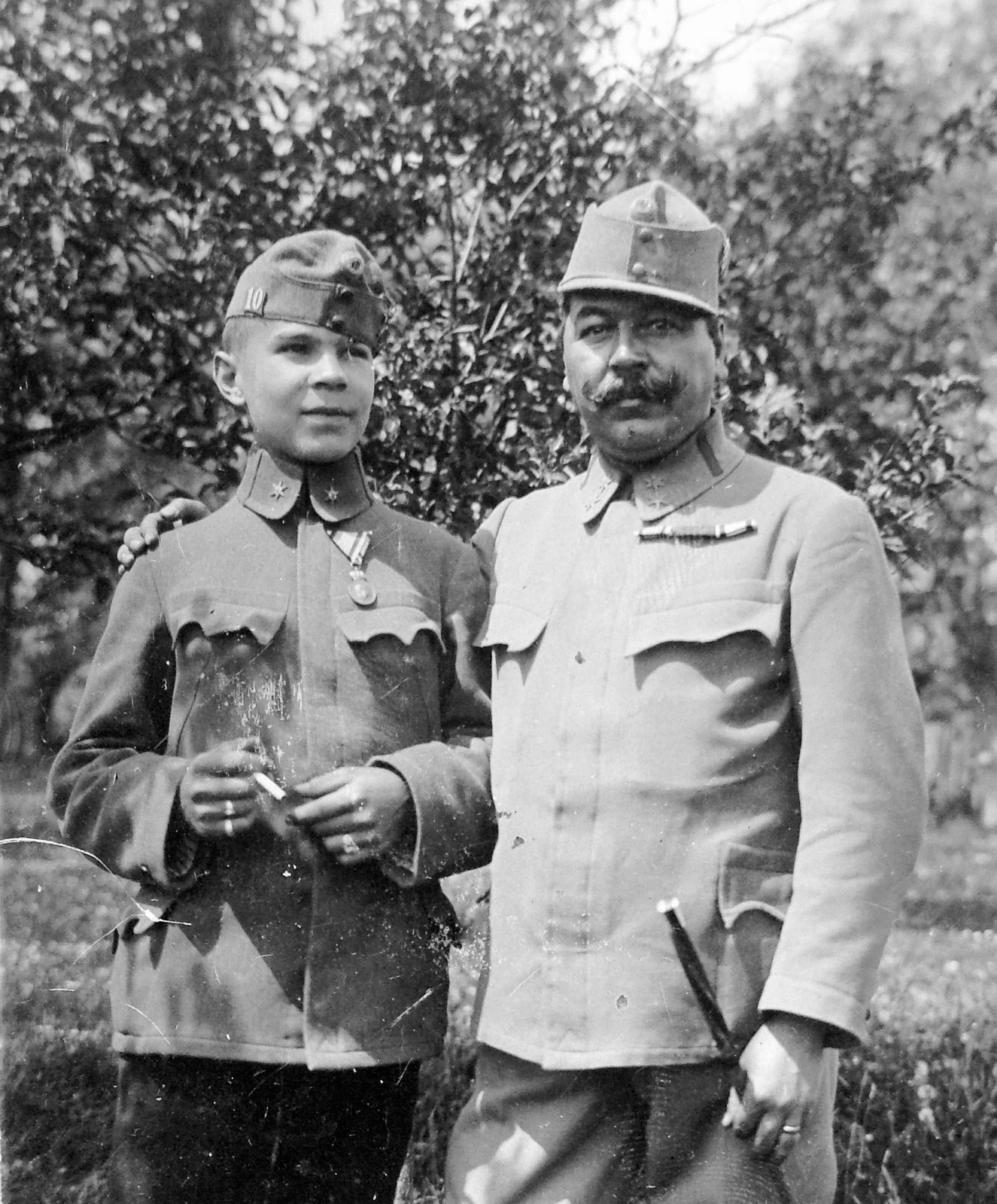 1921, Fortepan, smoking, uniform, garden, man, boy, double portrait, Fortepan #6400