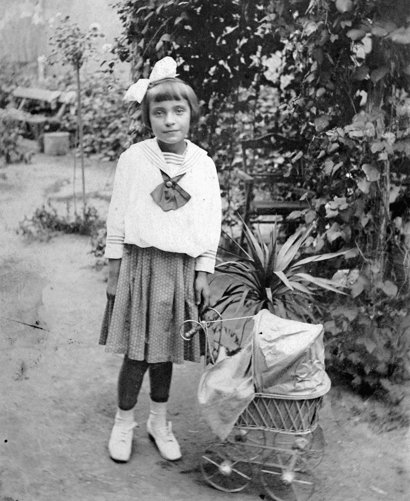 1916, Fortepan, garden, baby carriage, toy, ribbon, kid, Fortepan #6484