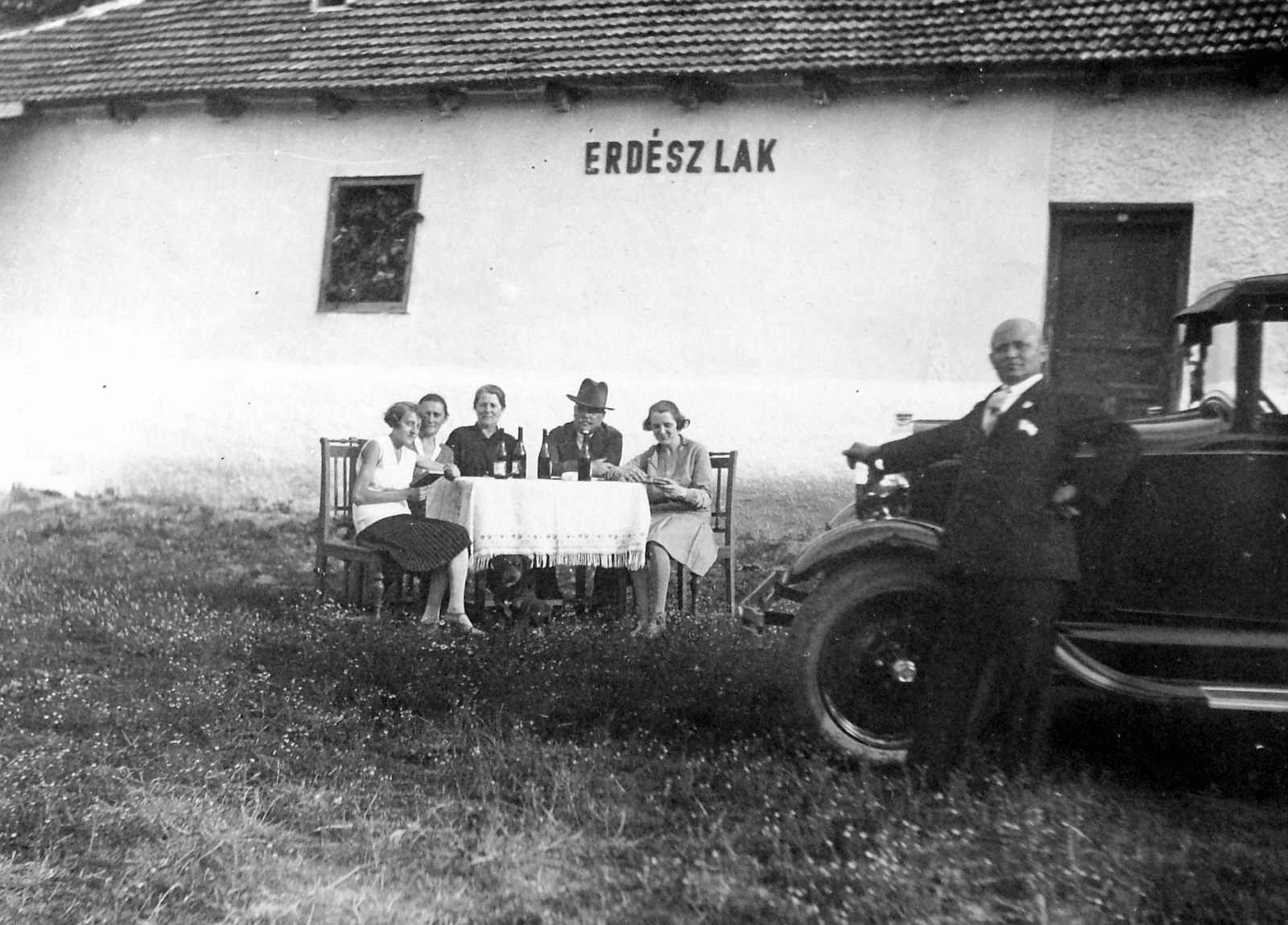 1930, Fortepan, label, yard, tableau, women, men, drinking, holiday house, automobile, Fortepan #6487