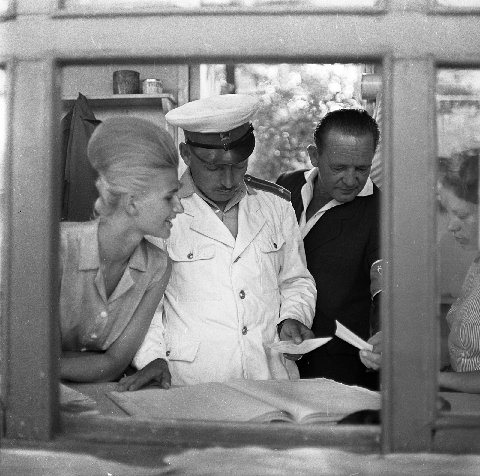 Hungary, lakónyilvántartó könyv ellenőrzése egy kempingben., 1964, Magyar Rendőr, cop, hairdo, volunteer police, three people, Fortepan #65053