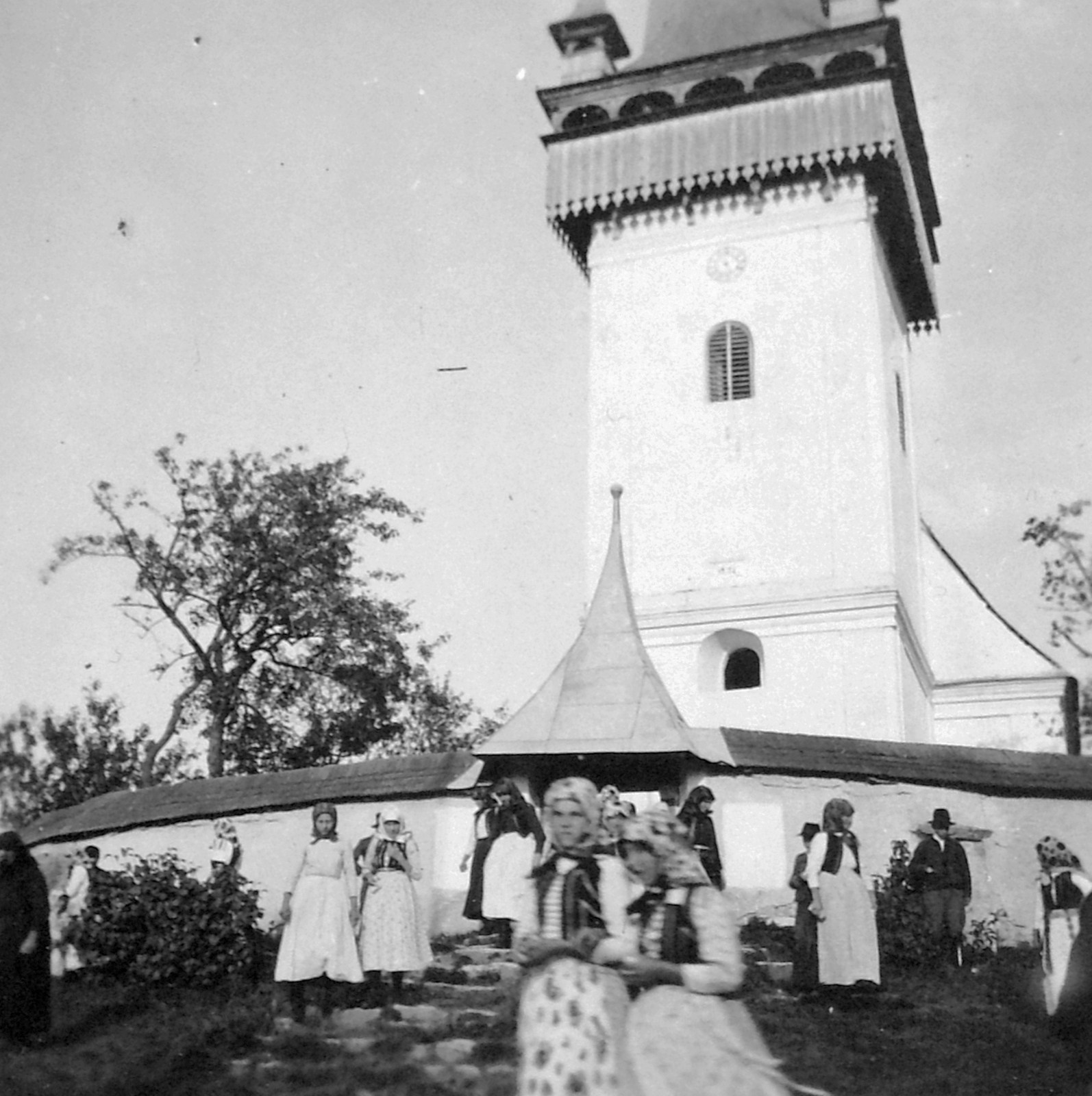 Romania,Transylvania, Izvoru Crișului, református templom., 1935, Fortepan, church, folk costume, Kalotaszeg folk costume, Fortepan #6509