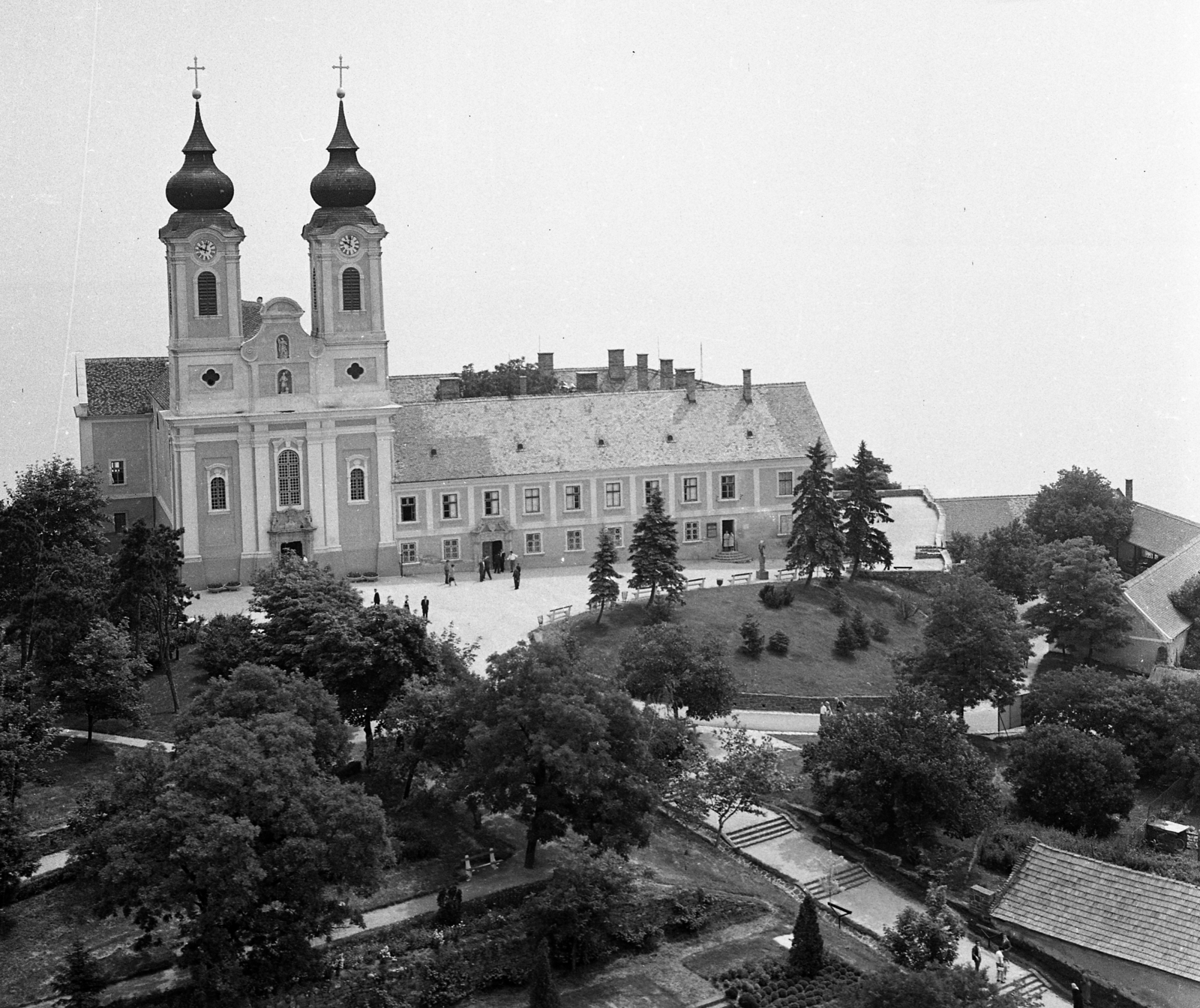 Hungary,Lake Balaton, Tihany, légifotó, Bencés Apátság., 1965, Magyar Rendőr, aerial photo, Baroque-style, monastery, Benedictines, Márton Wittwer-design, Fortepan #65140
