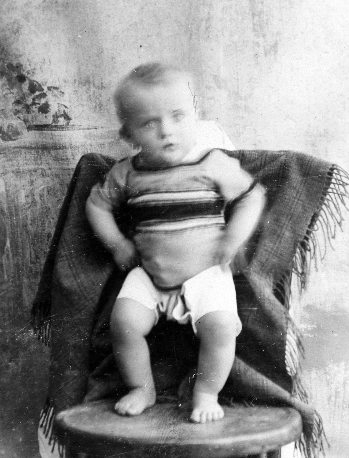1918, Fortepan, portrait, kid, interior, chair, posture, kid, akimbo, standing on a chair, gesture, Fortepan #6519