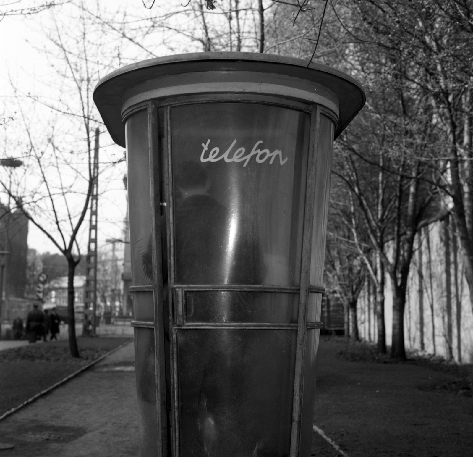 Hungary, Budapest VIII., Múzeum körút az Astoria kereszteződés felé nézve., 1966, Magyar Rendőr, phone booth, Budapest, Fortepan #65307
