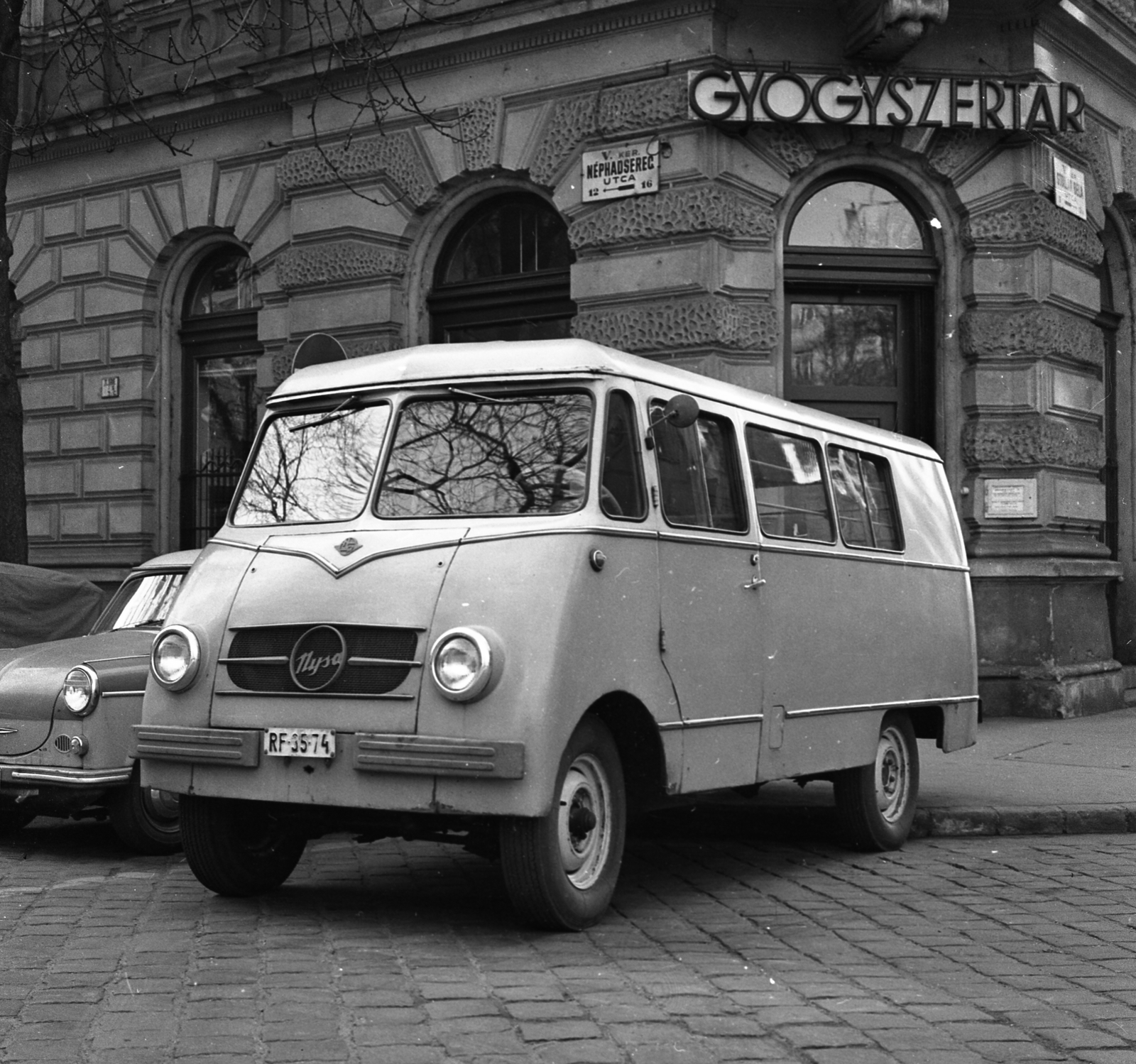 Hungary, Budapest V., Falk Miksa (Néphadsereg) utca - Stollár Béla utca sarok., 1966, Magyar Rendőr, Nysa-brand, Polish brand, Budapest, number plate, Fortepan #65308