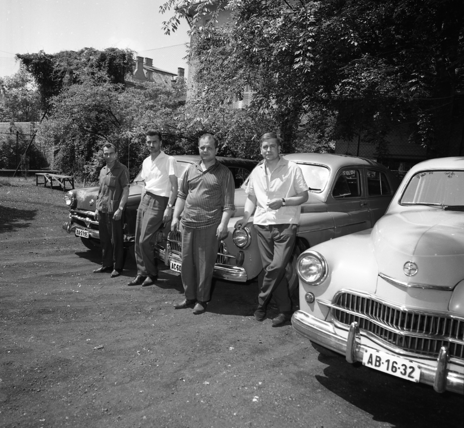 Hungary, Budapest XIV., Radovic Dusán köz (Rövid utca) 3., ORFK Állami Futárszolgálat (később Készenléti Rendőrség) udvara., 1966, Magyar Rendőr, Budapest, number plate, Fortepan #65341