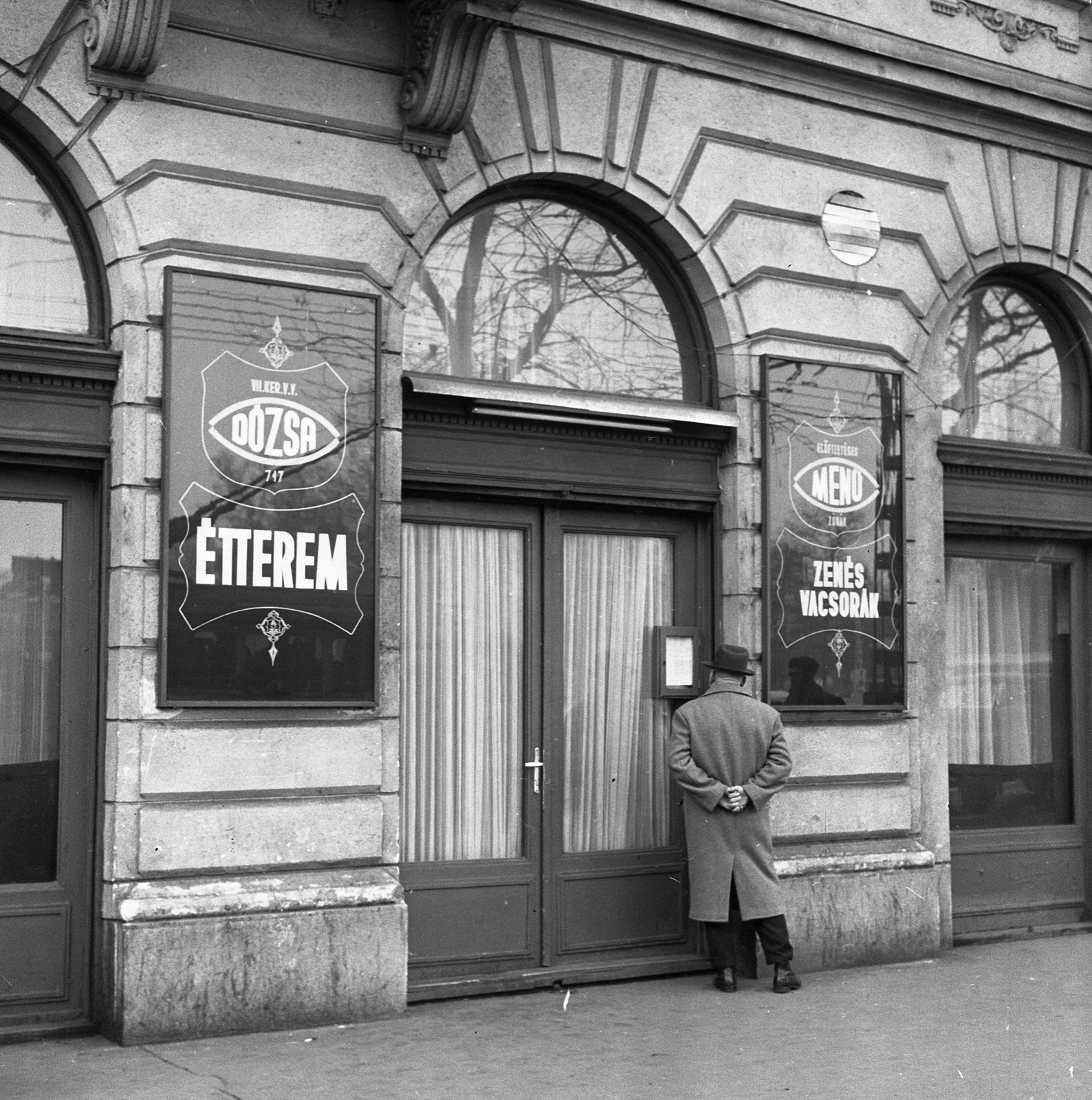 Magyarország, Budapest VII., István (Landler Jenő) utca - Dózsa György út sarok., 1966, Magyar Rendőr, vendéglő, Budapest, Fortepan #65467