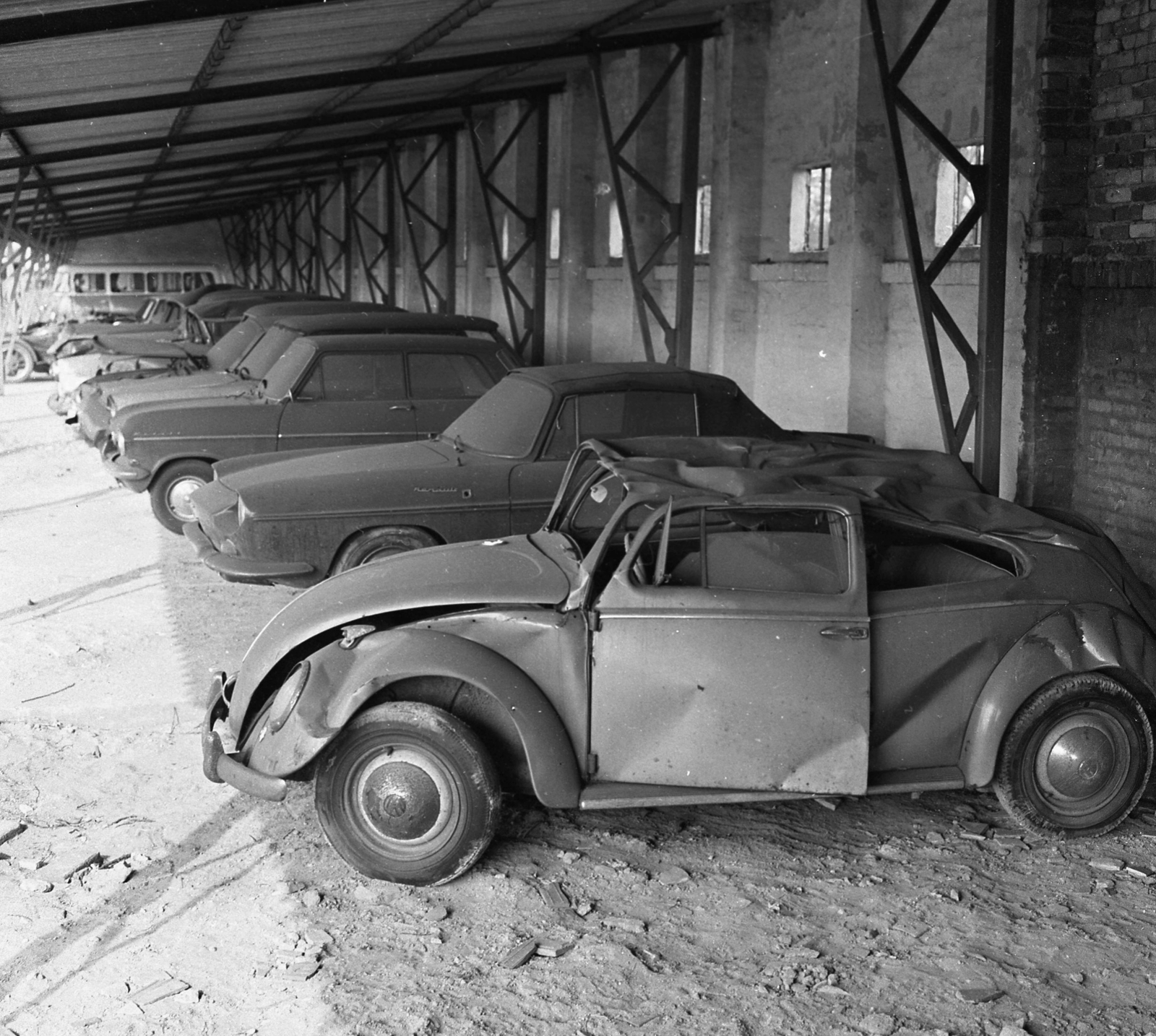 Hungary, 1967, Magyar Rendőr, Volkswagen-brand, wreck, automobile, Volkswagen Beetle, Fortepan #65503