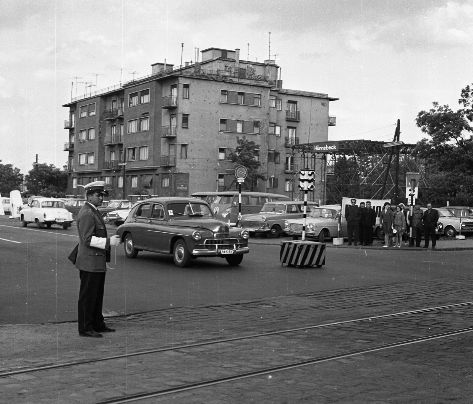 Hungary, Budapest XIV., Kacsóh Pongrác út - Hermina (Május 1.) út sarok az Állatkerti körút felől nézve., 1967, Magyar Rendőr, Volkswagen-brand, cop, Budapest, Fortepan #65525