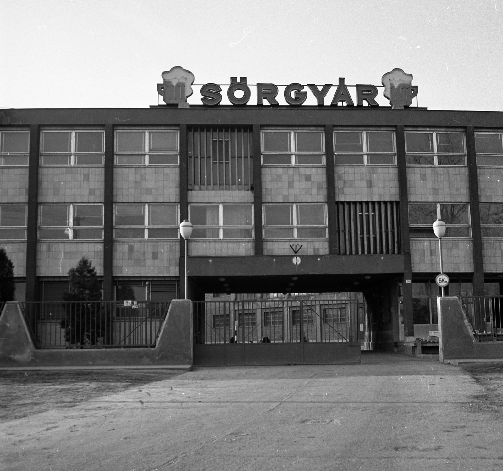 Magyarország, Sopron, Baross út, Soproni Sörgyár., 1967, Magyar Rendőr, Fortepan #65572