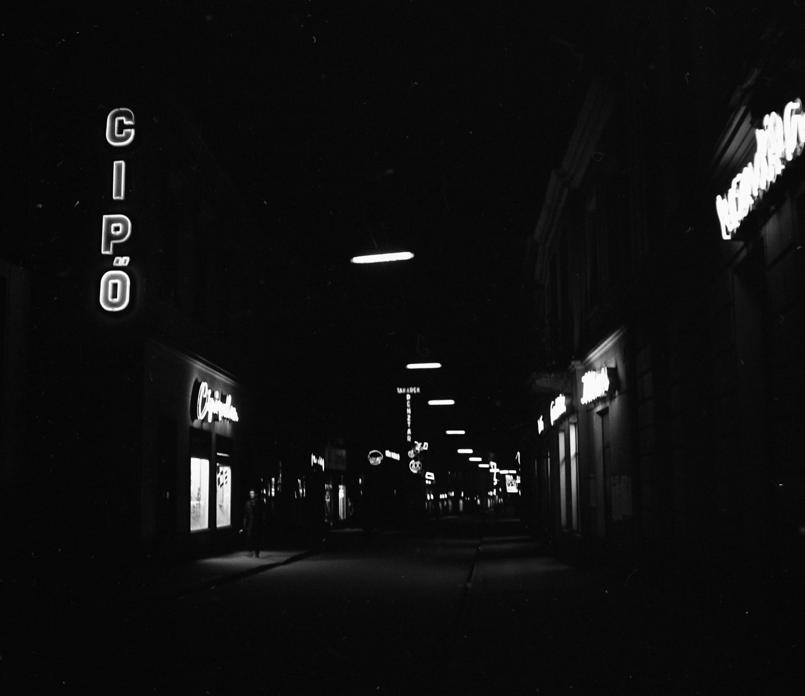 Hungary, Pécs, Király (Kossuth Lajos) utca a Széchenyi tér felől., 1968, Magyar Rendőr, neon sign, neon sign, Fortepan #65623
