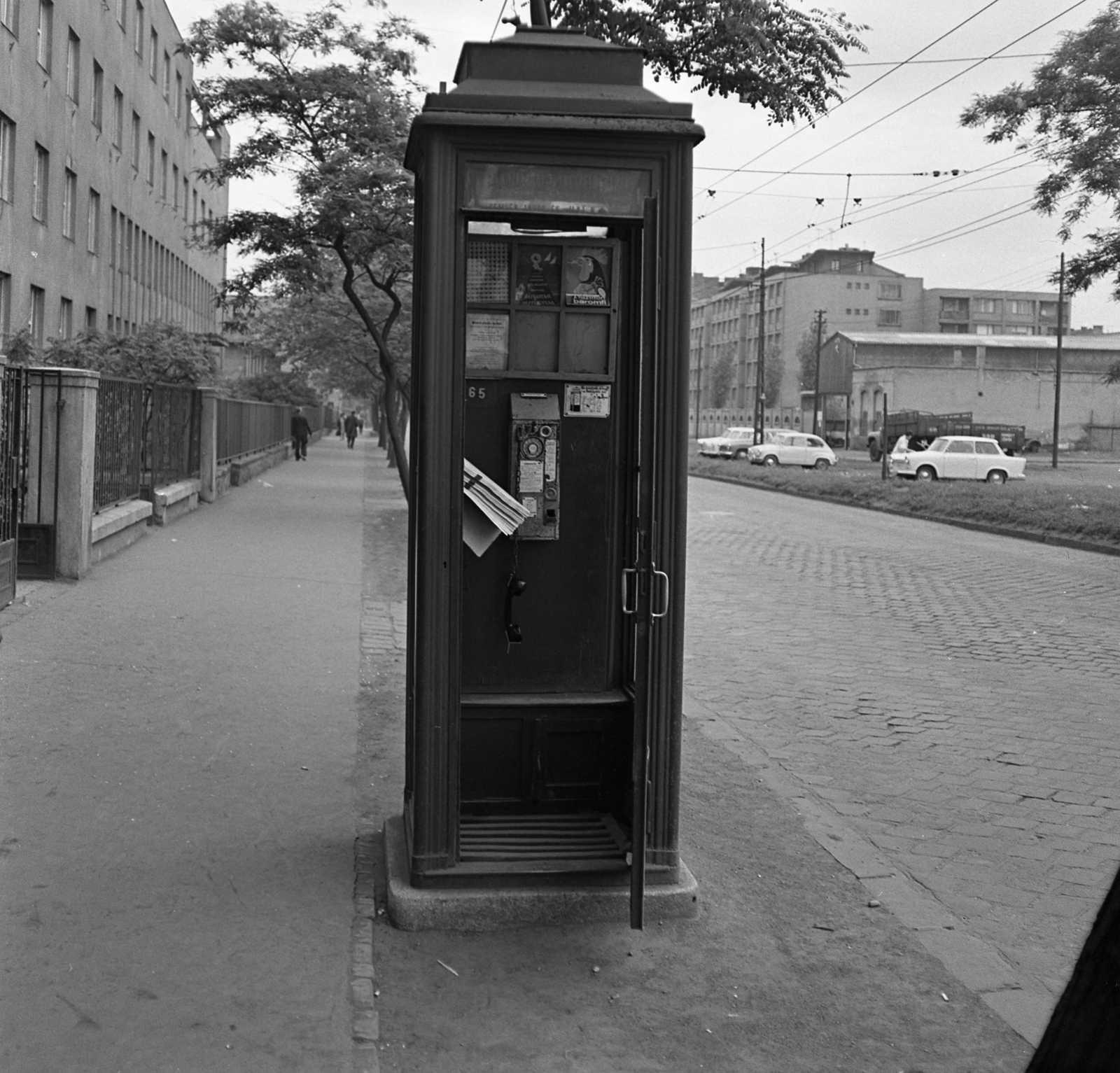 Hungary, Budapest XIV., Hungária körút az Egressy út felől a 110. számú háztól a Thököly út irányába nézve., 1968, Magyar Rendőr, street view, phone booth, Budapest, Fortepan #65664
