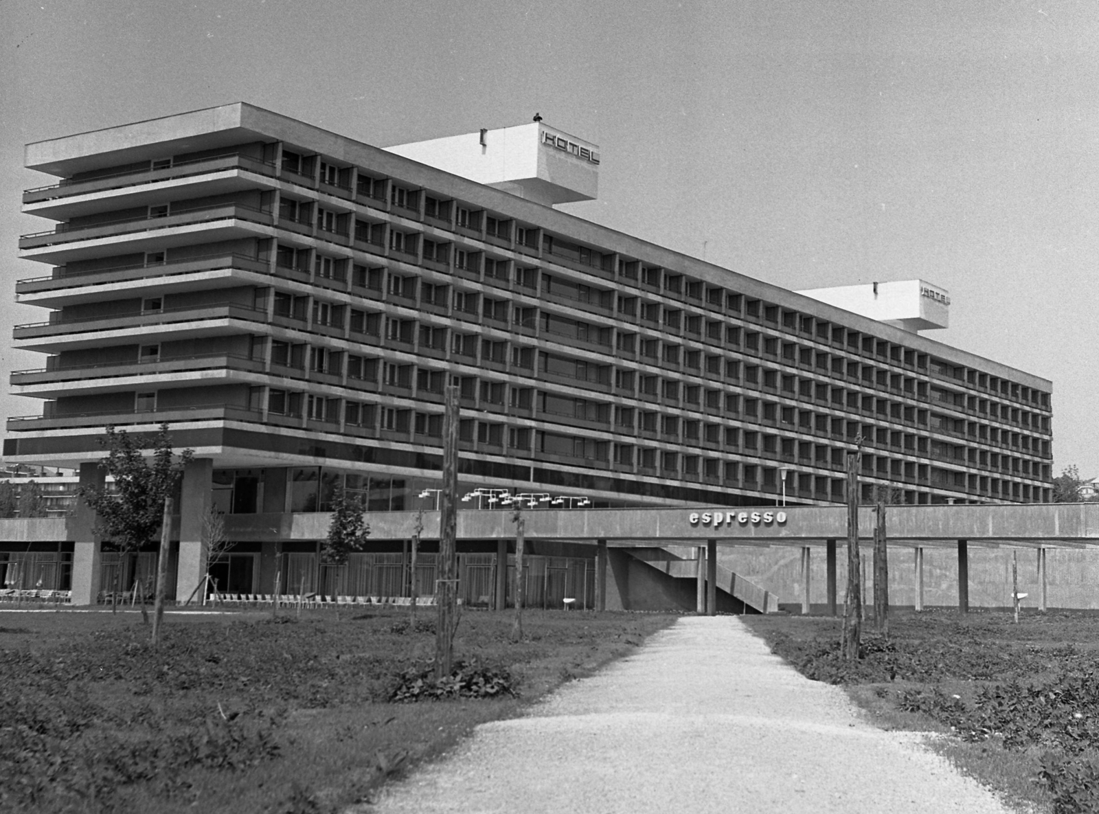 Hungary, Balatonfüred, Hotel Annabella a Tagore sétány felől., 1968, Magyar Rendőr, hotel, Fortepan #65685