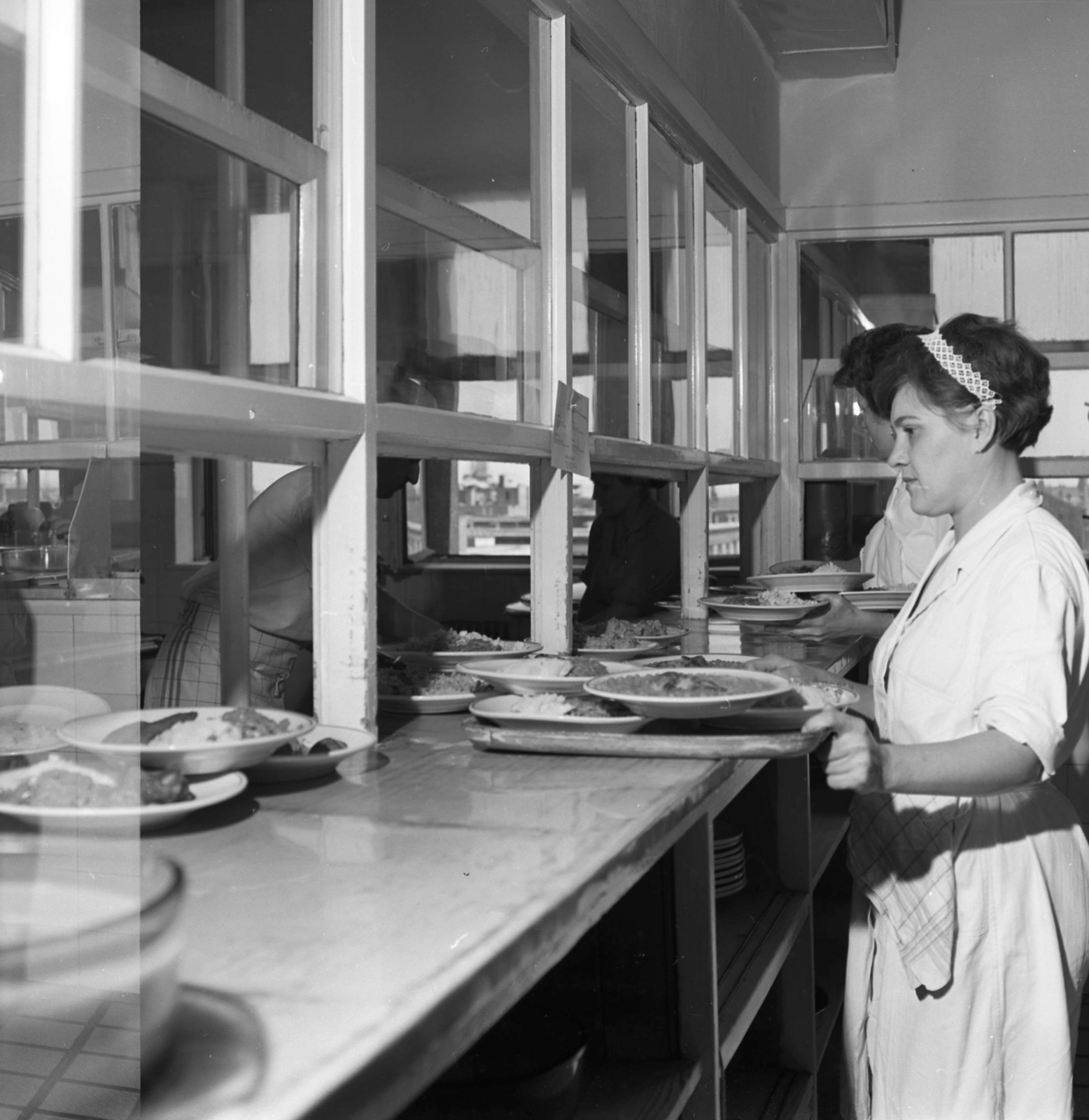 Hungary, Budapest V., Falk Miksa (Néphadsereg) utca 9-11., BM épület, étkező a VII. emeleten., 1968, Magyar Rendőr, Budapest, self-serving restaurant, Fortepan #65695