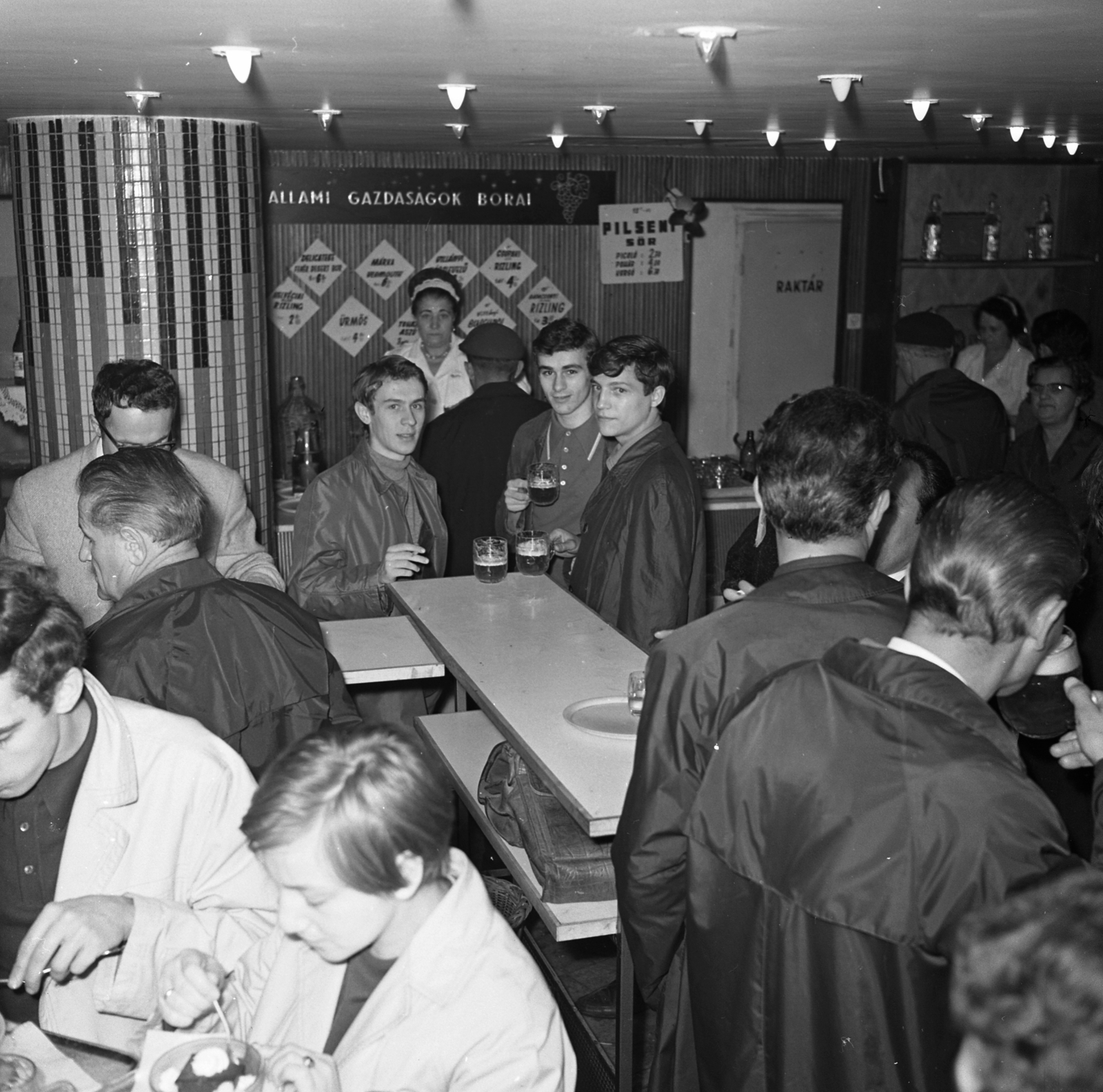 Hungary, Budapest VII., Erzsébet (Lenin) körút 2., EMKE bisztró., 1968, Magyar Rendőr, Budapest, Fortepan #65761