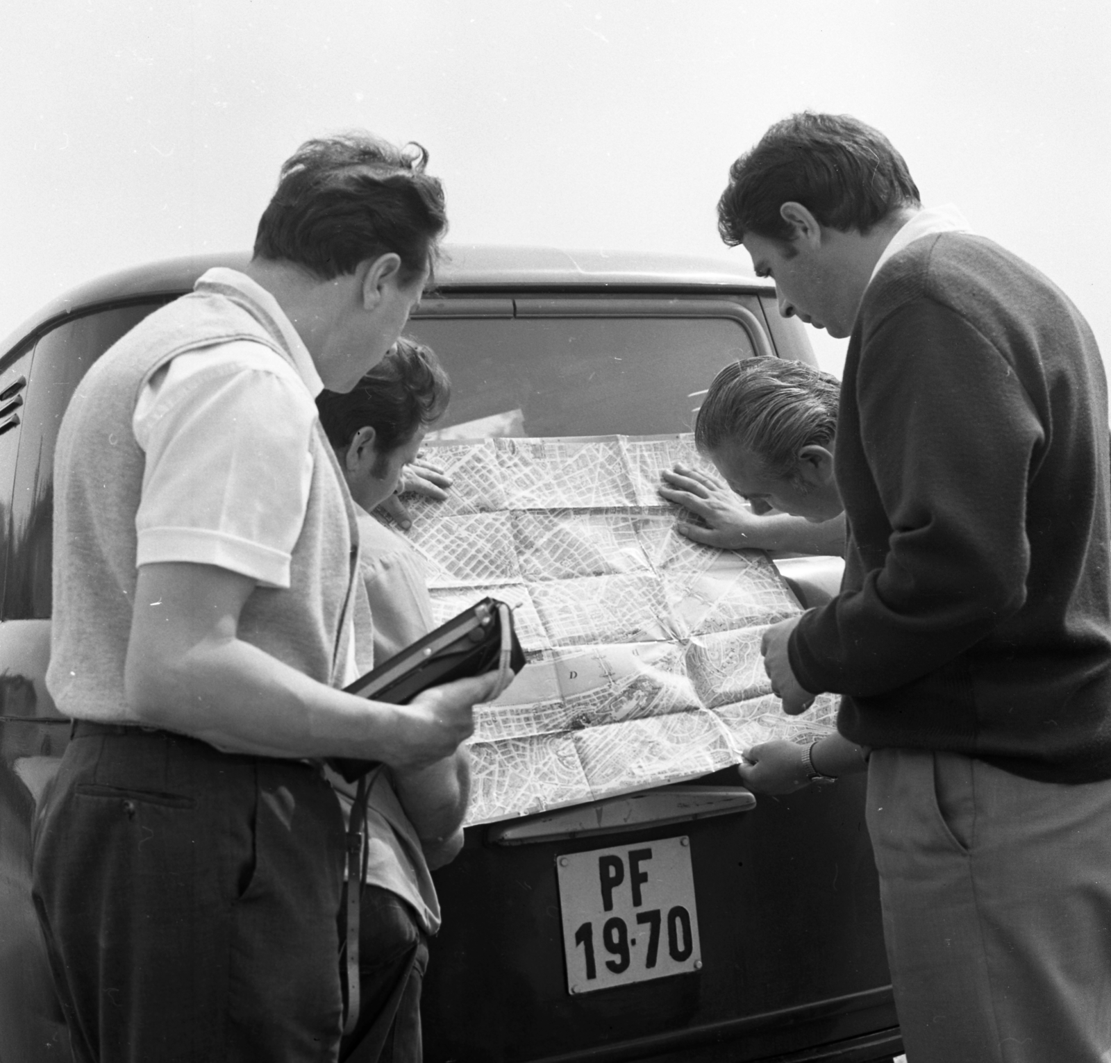 Hungary, Budapest, 1972, Magyar Rendőr, map, Barkas-brand, number plate, Budapest, Fortepan #65926